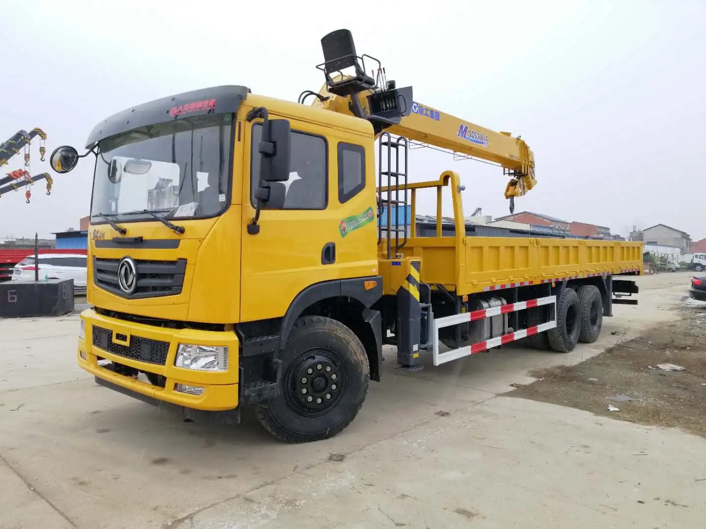 XCMG self loading truck crane mounted SQS300-4 12 ton truck crane for sale