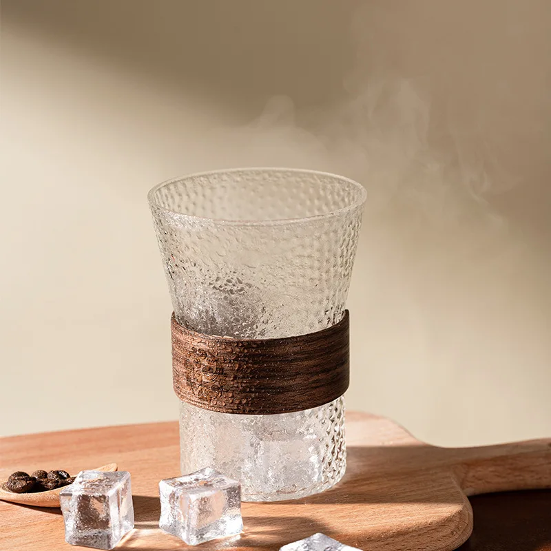 Hammer pattern glass tea cup high temperature borosilicate glass with wood anti-scalding hand guard Heat-resistant glass cup