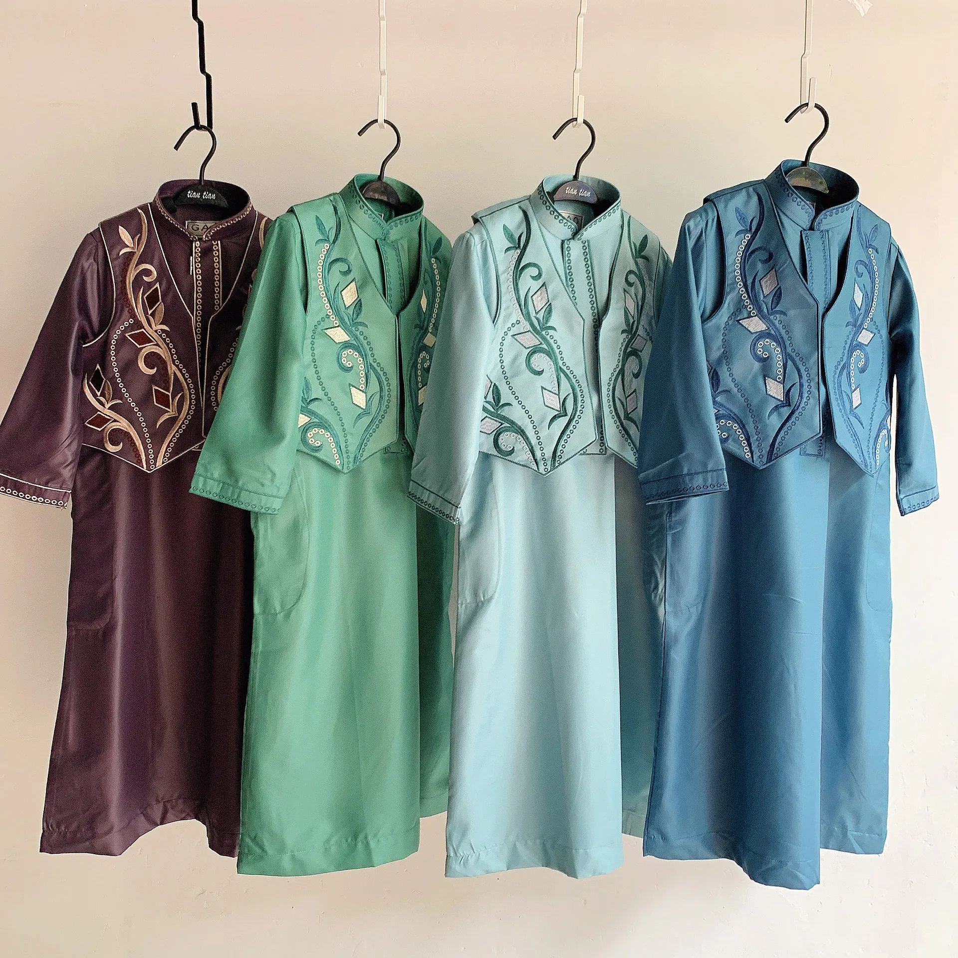 Factory Direct Children Muslim Embroidered Clothes Thobe Robe Kids Boys Islamic Arab Clothing Jubah Kids Abaya Set