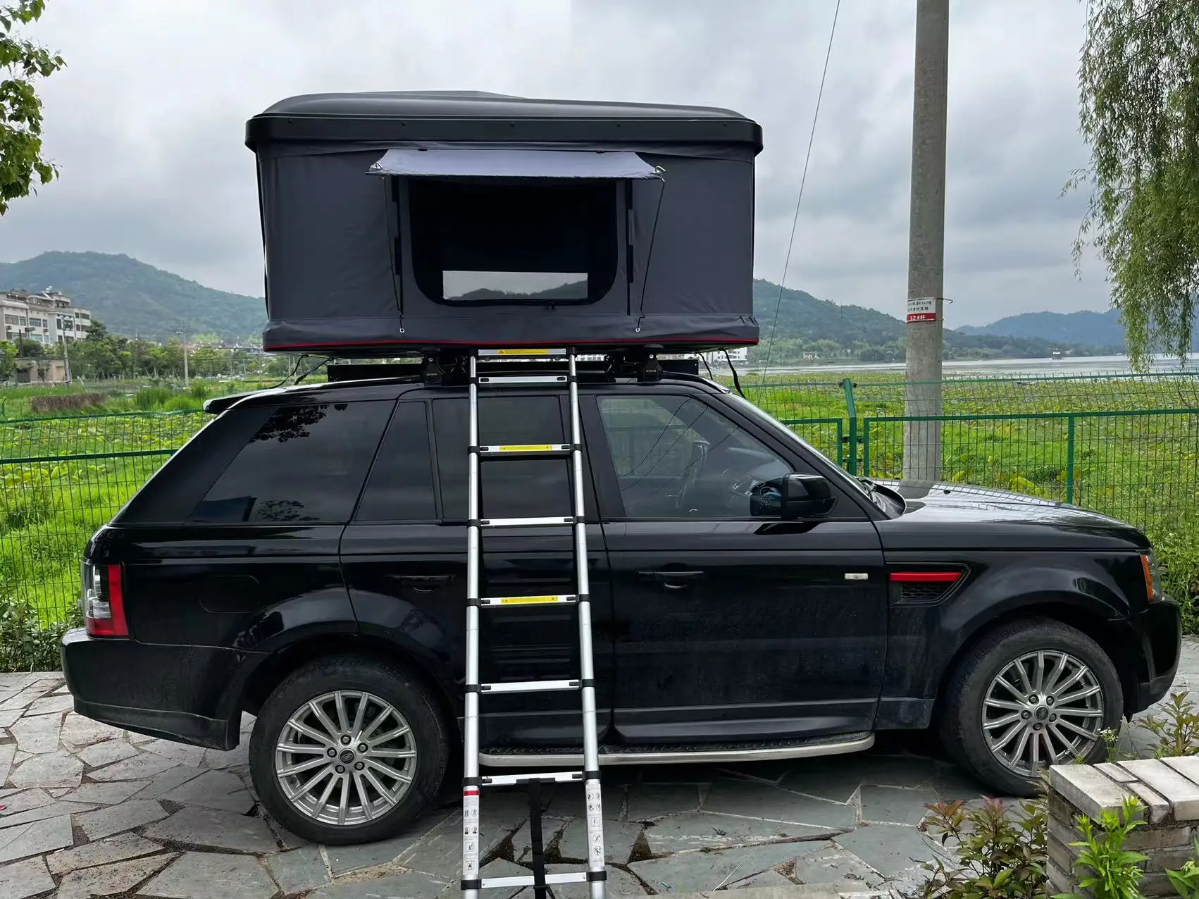 Factory Price Auto Hard Shell Car Roof Top Tent Waterproof Four Seasons Camping Tent Outdoor Travel Hiking Double Layer 2-Person