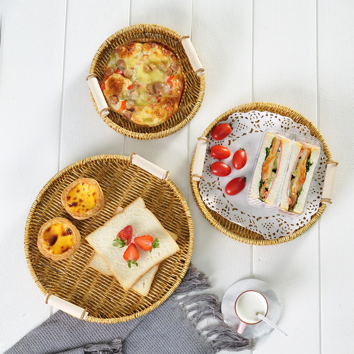 1pc Wholesale Handwoven PP Rattan Storage Tray Round Basket Bread Food Plate Fruit Cake Platter Dinner Serving Tray