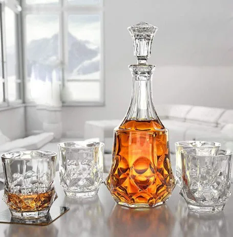 5-Piece Crystal Whiskey Decanter Set European Style Whiskey Decanter and Glass Set