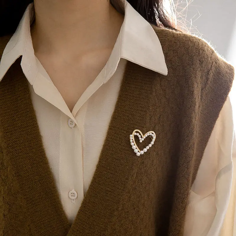 Брошь с жемчугом