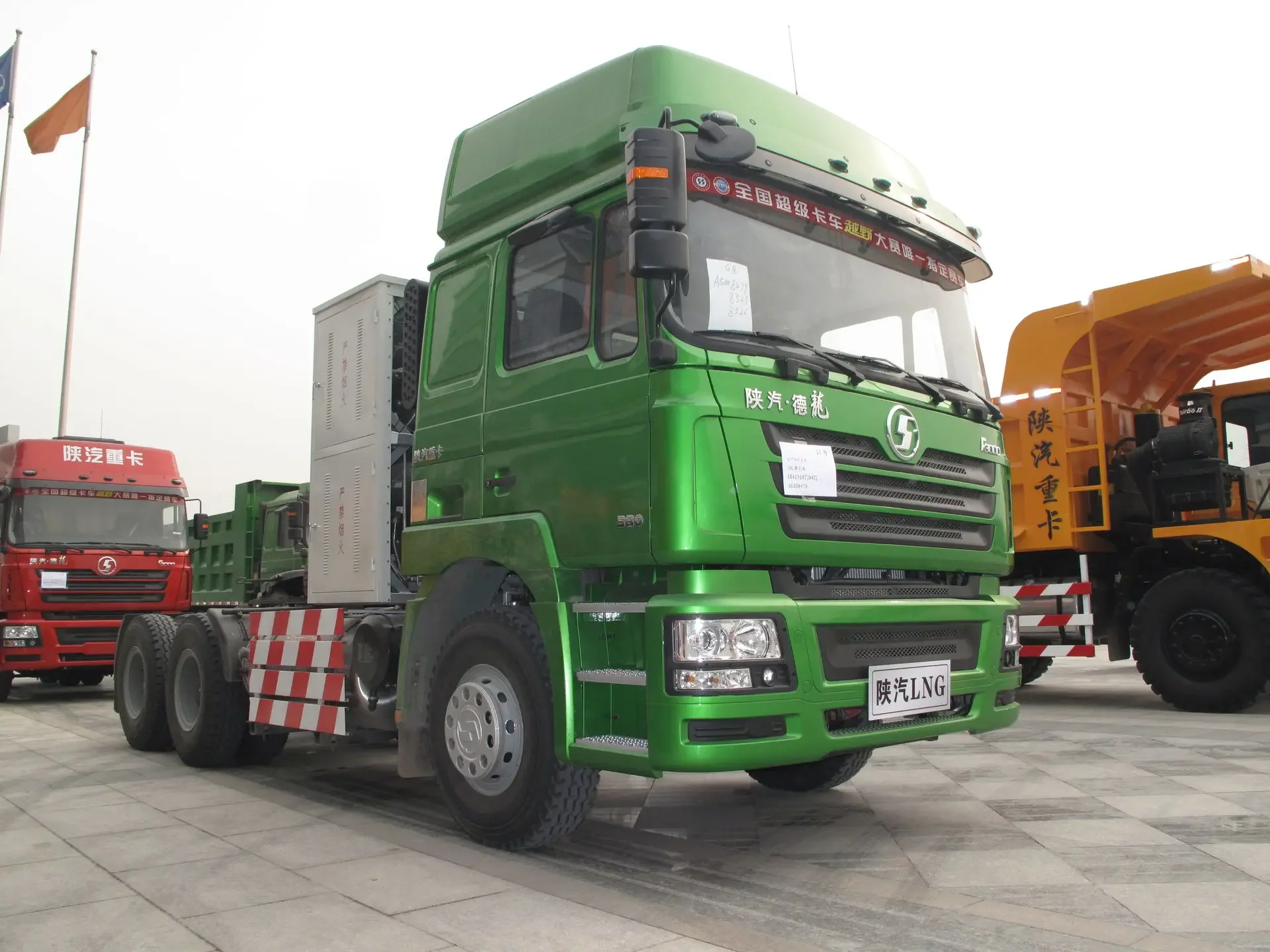 Сверхмощный грузовик CGN 400HP Shacman F3000 6X4CNG для продажи в Алгерии