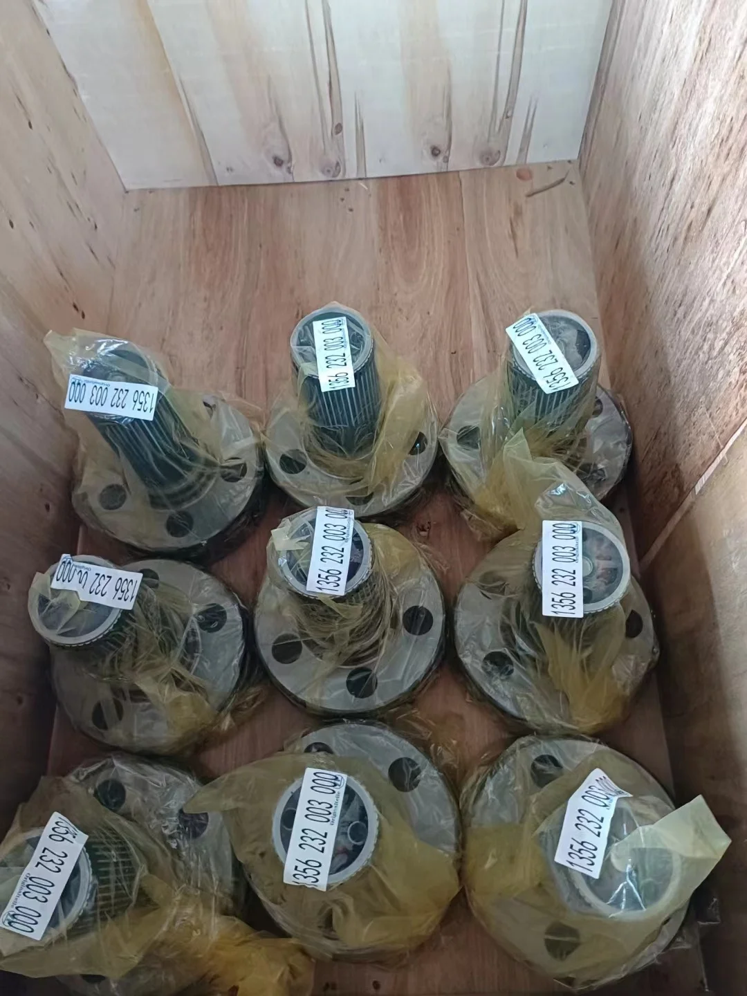 Heavy truck  gearbox output shaft High quality planetary reducer mechanism  is used for daf gearbox parts 1356 010 004