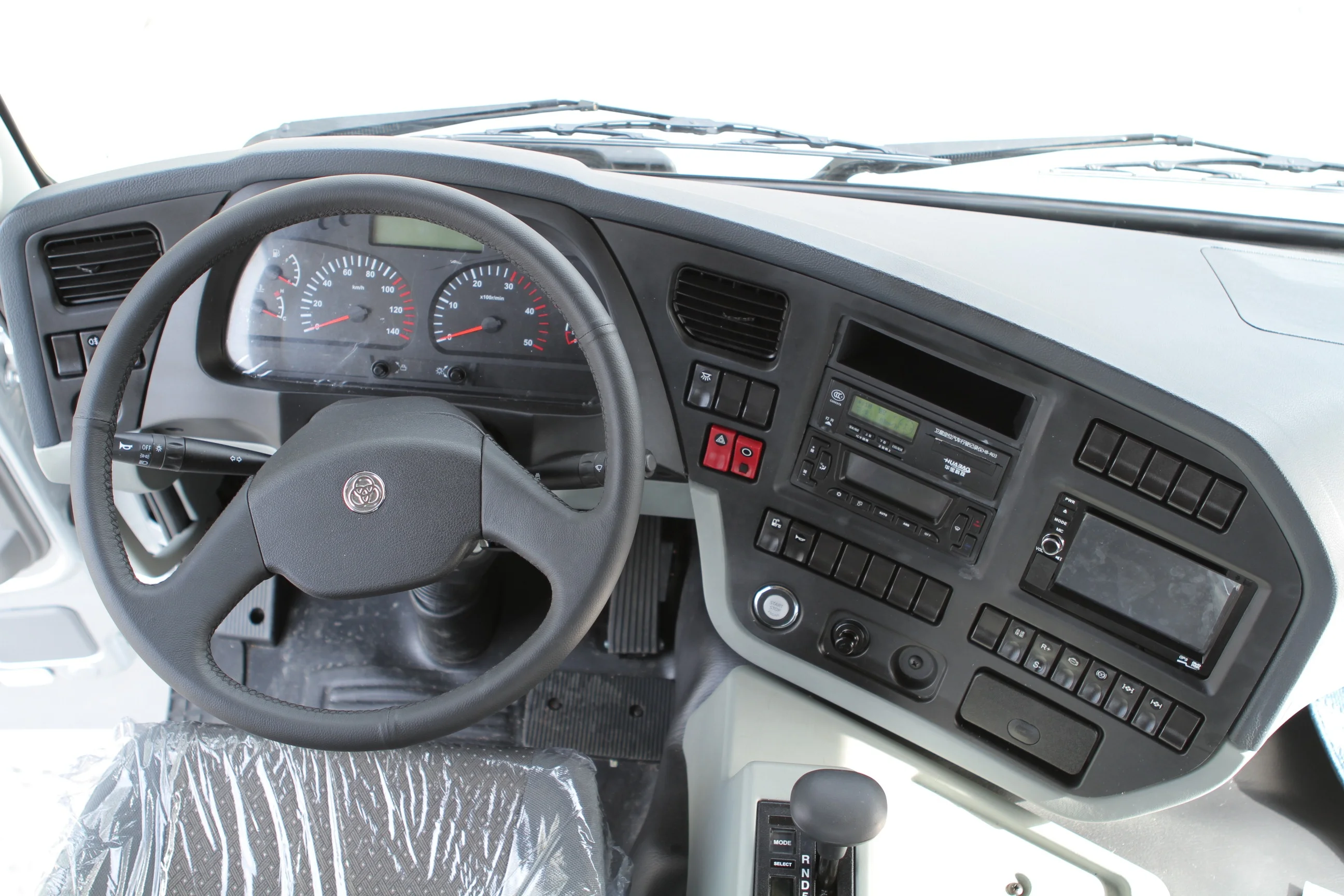 Dongfeng 6x4 heavy duty 50ton Tractor Truck Head for sale