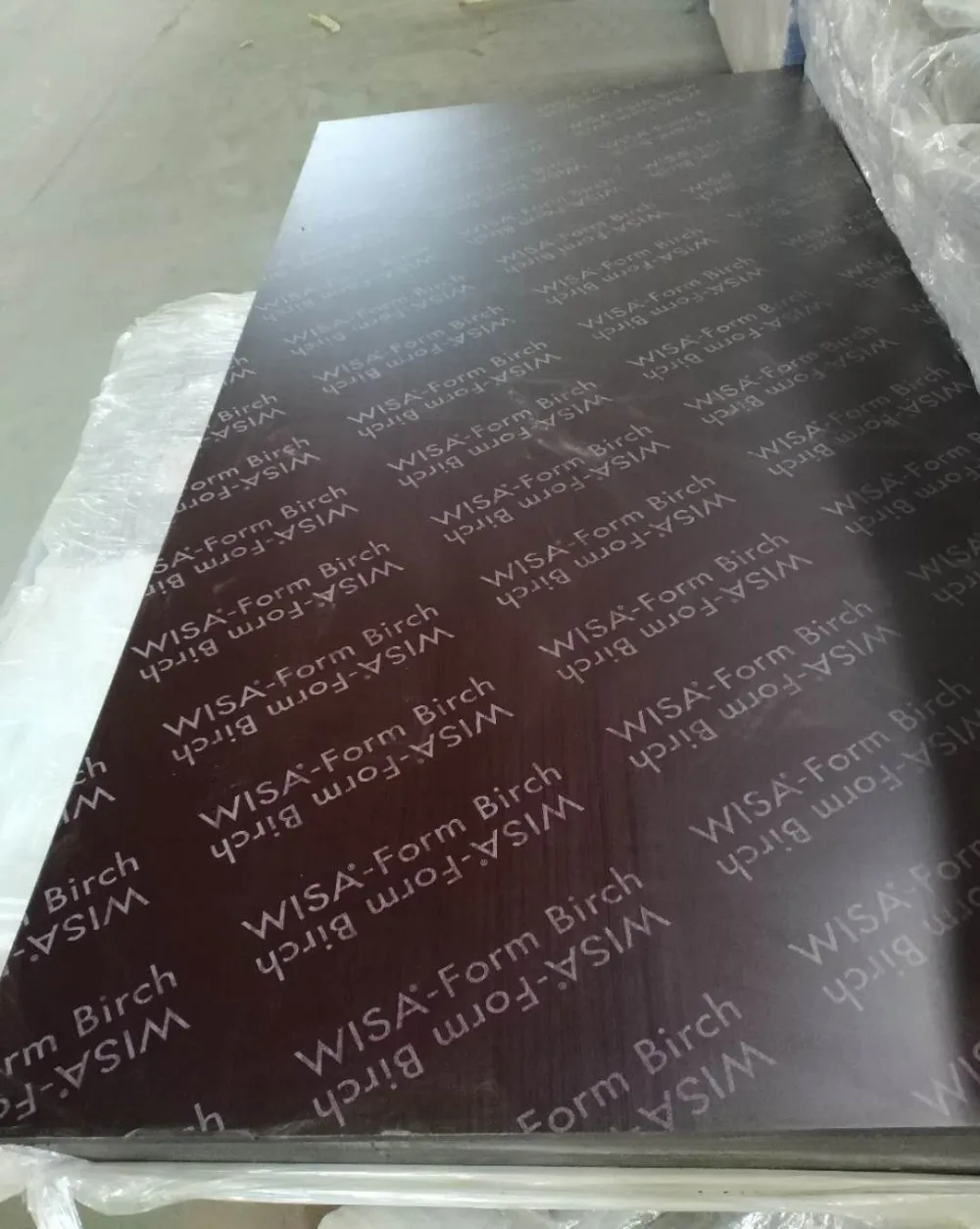 CHINA LIANGGONG 1220x2440mm Black Film Faced Plywood Construction Formwork Phenolic board 18mm/21mm thickness