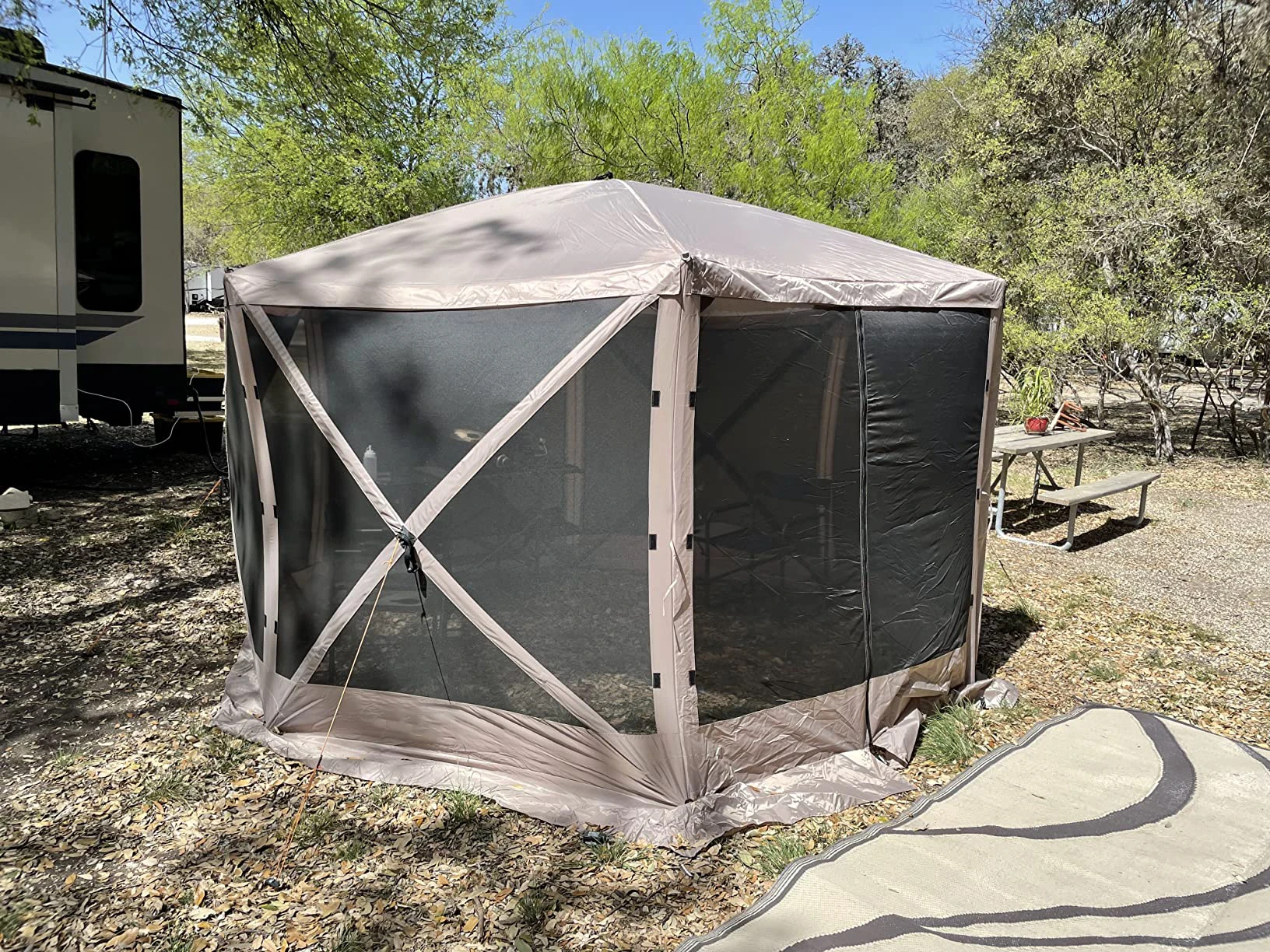 Hexagonal Gauze Pavilion Pop Up, Portable, Waterproof, UV-Resistant 8-Person Camping and Outdoors Gazebo Tent