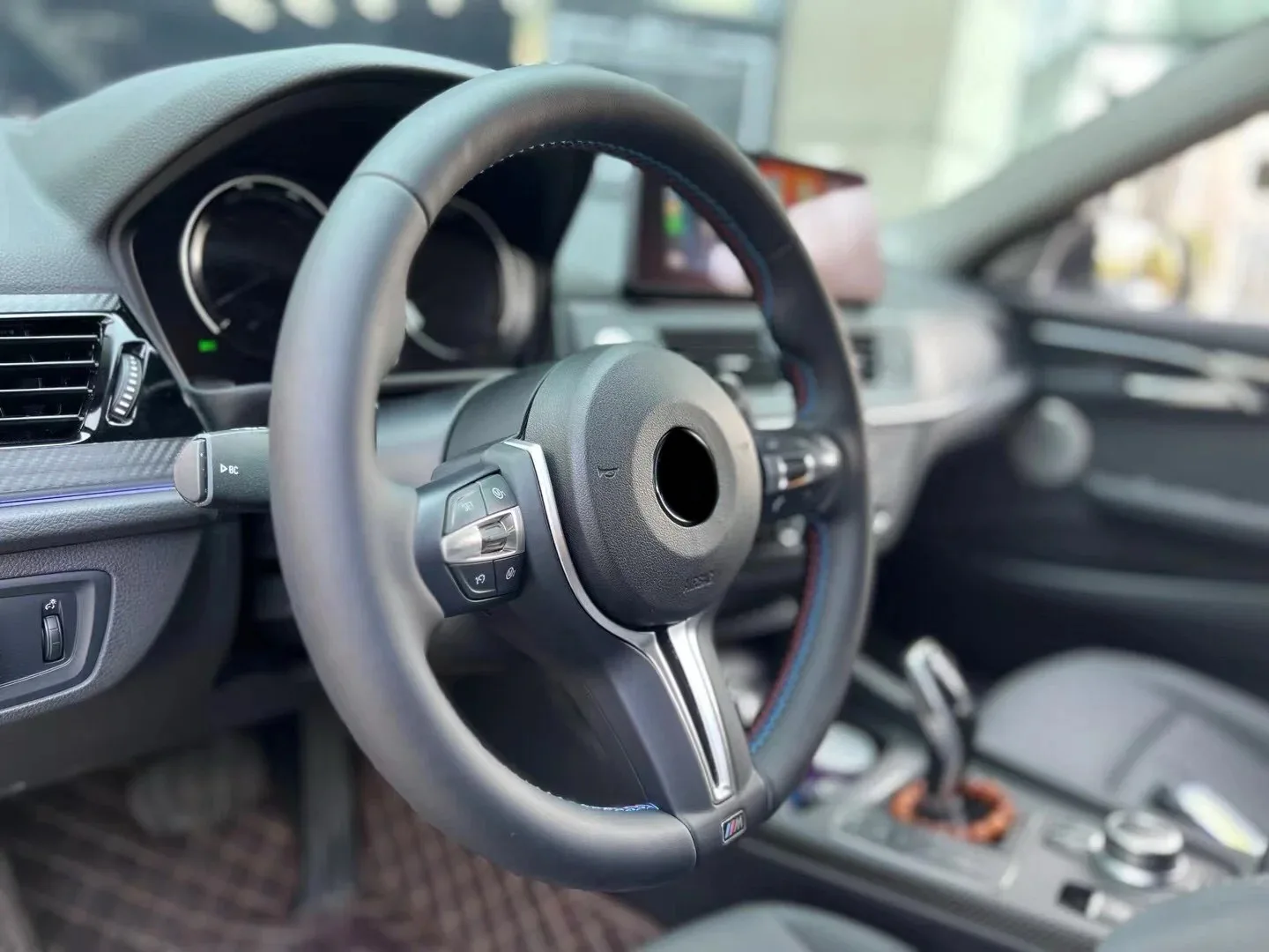 Custom leather/real carbon fiber steering wheel E34 E90 F10 F20 F32 X5 E70 X6 E71 M4 all series For BMW