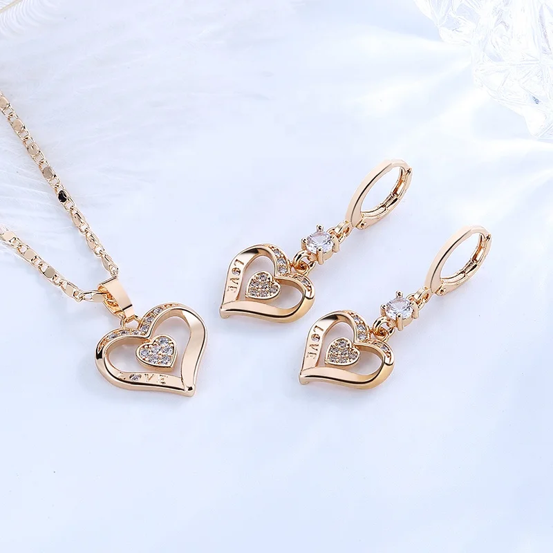 Custom Luxury Designer Heart-Shaped 18K Gold Plated Jewelry Bridal Huggies Earrings Zirconia Jewelry Set  For Women