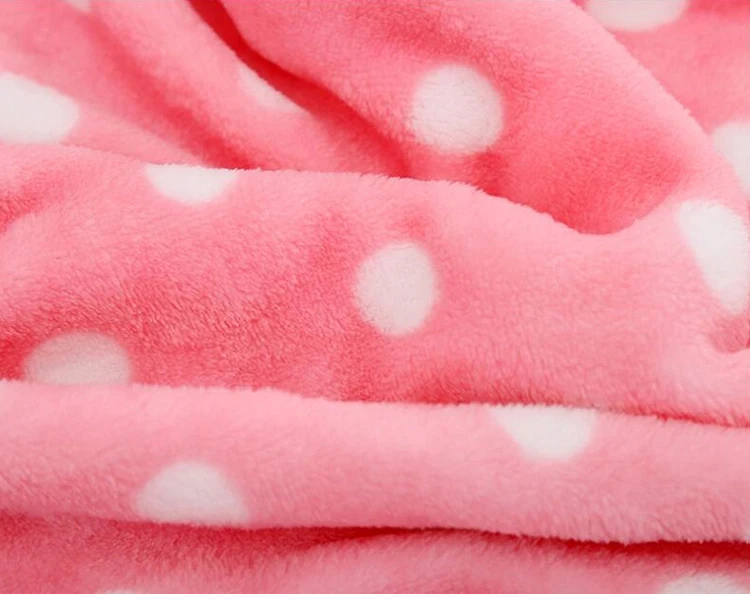 Korea style cheap wholesale 100%polyester flannel fleece blankets warm knitted home use customized gift made in china