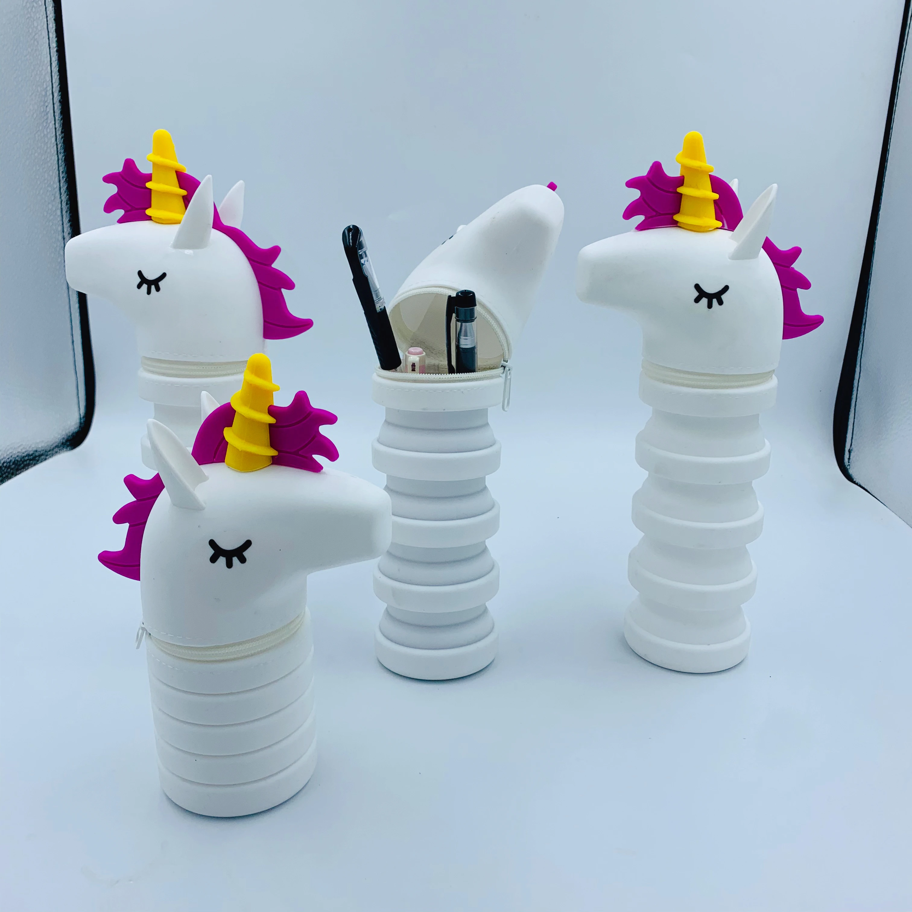 
2021 Manufacturer New design Flexible silicone Pencil box case Unicorn School Student supplies pen Pouch soft 