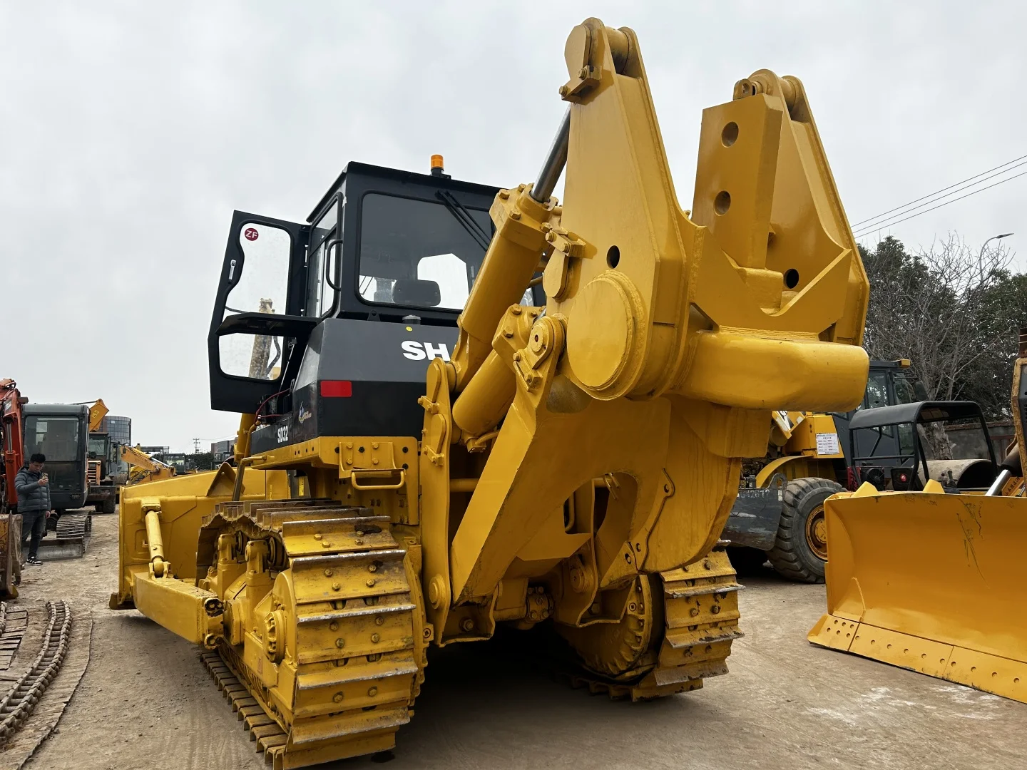Used Shantui SD32 Bulldozer Made in China Shantui Bulldozer SD16 SD22 Hot Sale