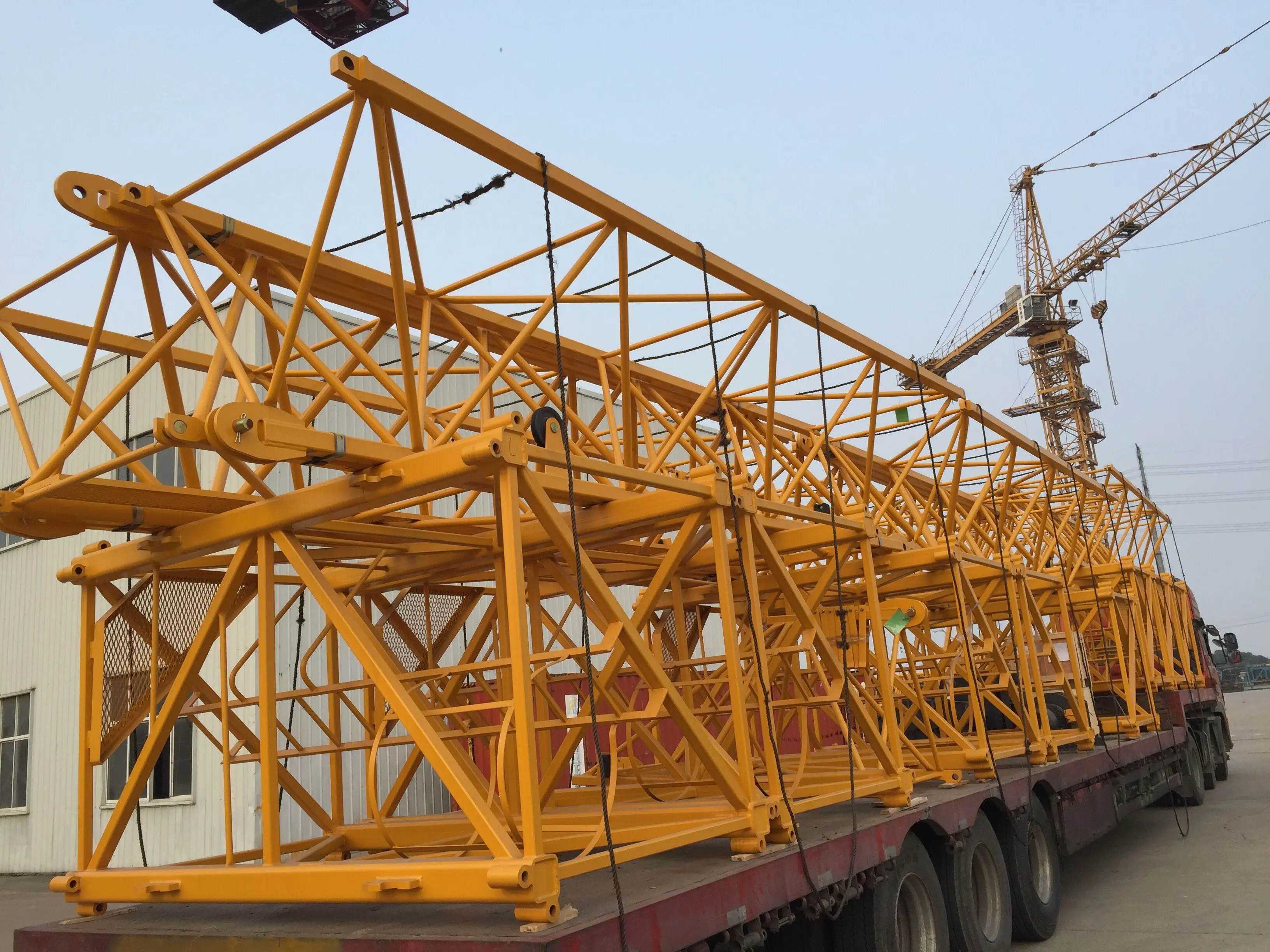 Высокая производительность XGTL500 25 тонн luffing jib башенный кран с запасными частями для