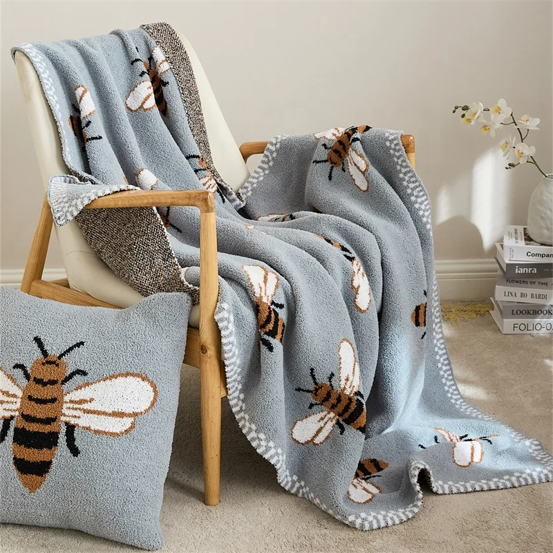 Wholesale super soft warm fluffy microfiber knitted throw lovely cartoon bee blanket for sofa for winter home decoration