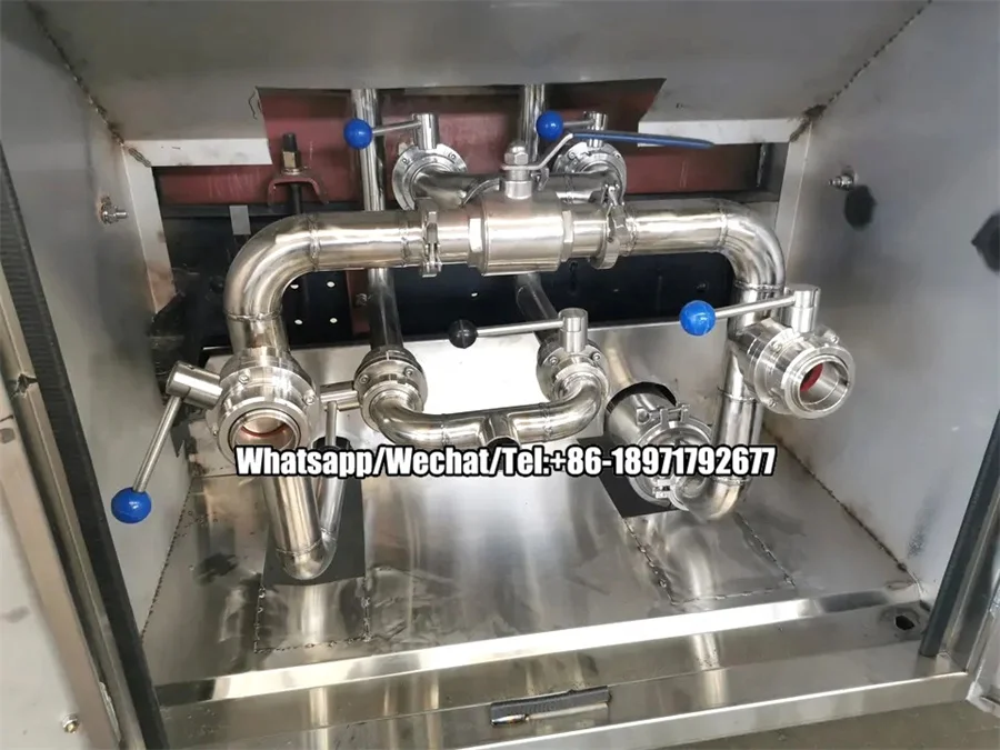 Japan Isuzu 6000 Liter Drinking Water Tank Sprinkler Truck 4X2 Water Carrier Truck for Sale