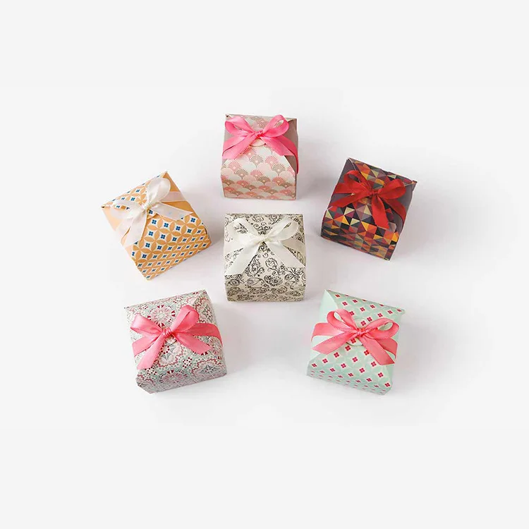 Fashionable customized exquisite packaging love lucky cute chocolate candy wedding invitation gift box for birthdays gift