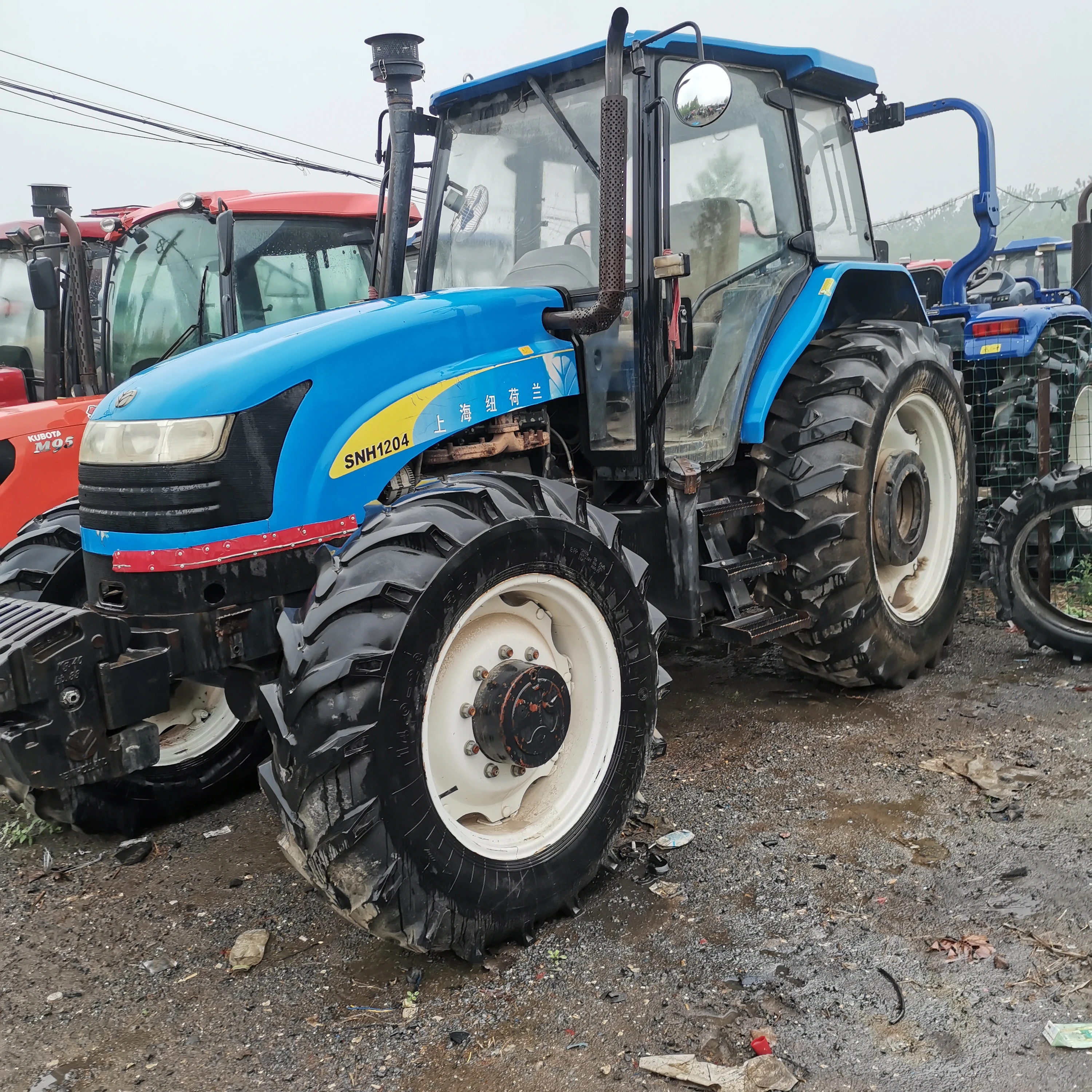 Used low tractors price  90hp 4wd  YTO agriculture farm tractor with good condition