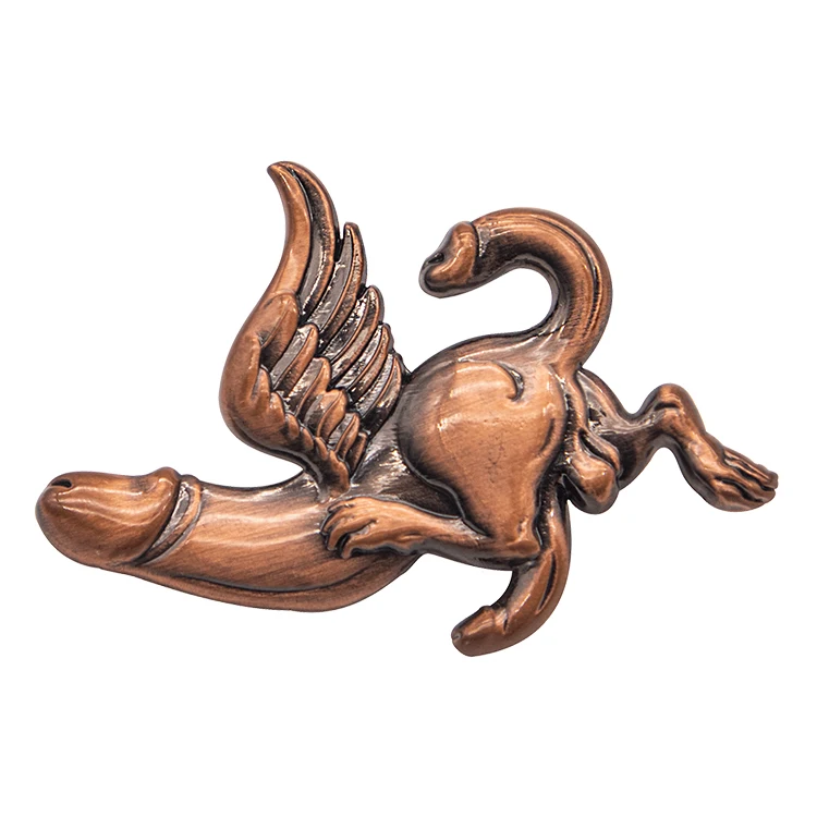 Lapel Bee Magnetic Custom Souvenirs Wholesale Soft Enamel Epoxy Dome Kpop Pins Logo Heart Shaped Pin Badge