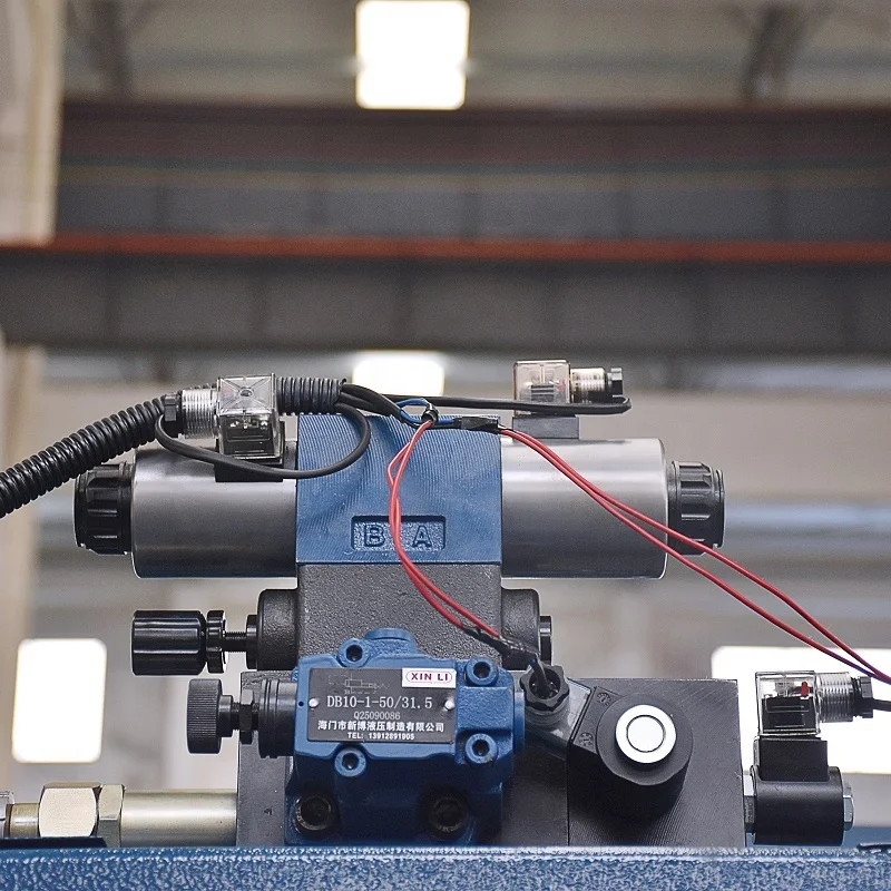 China Factory Price Hydraulic CNC Sheet Metal Bending Machine