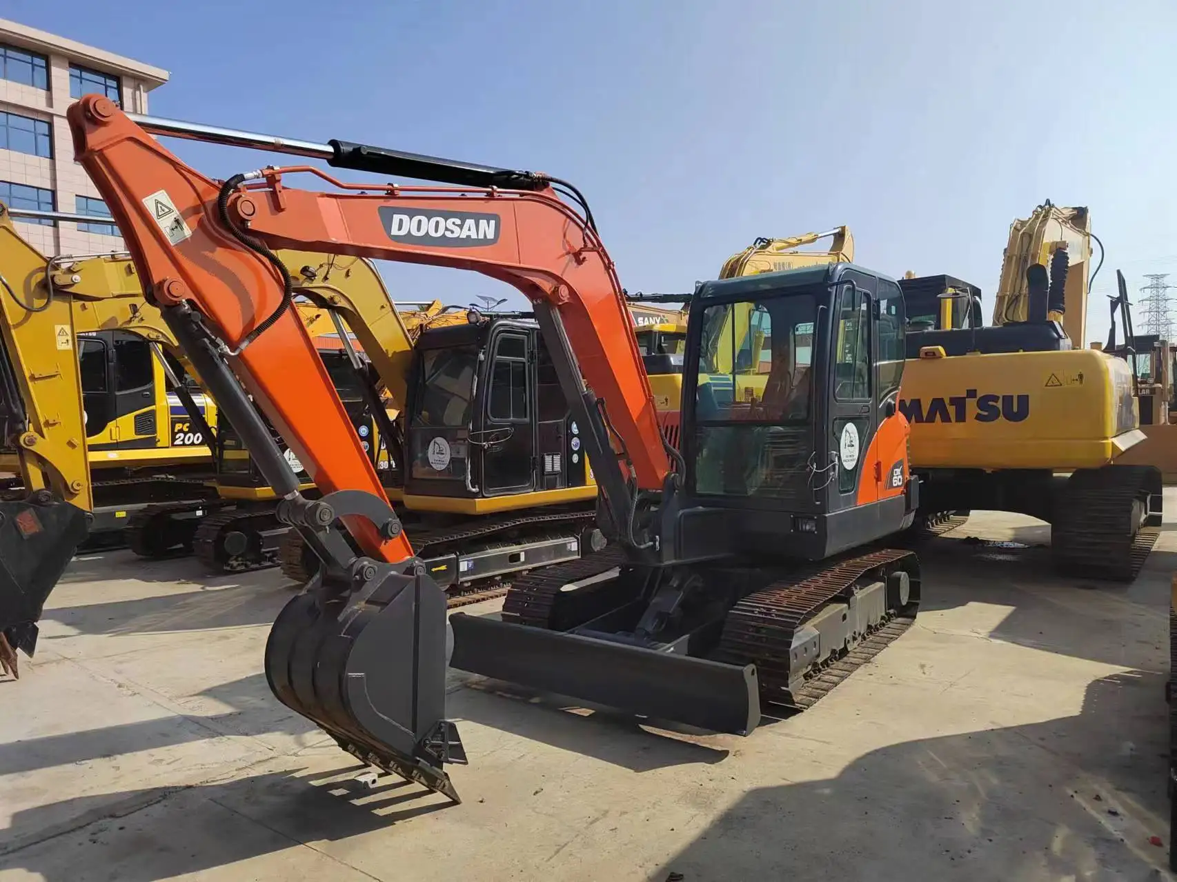 China Top Brand Original Used Excavator Doosan DX60 6Ton Trucks Used Low Price Excavator Machine