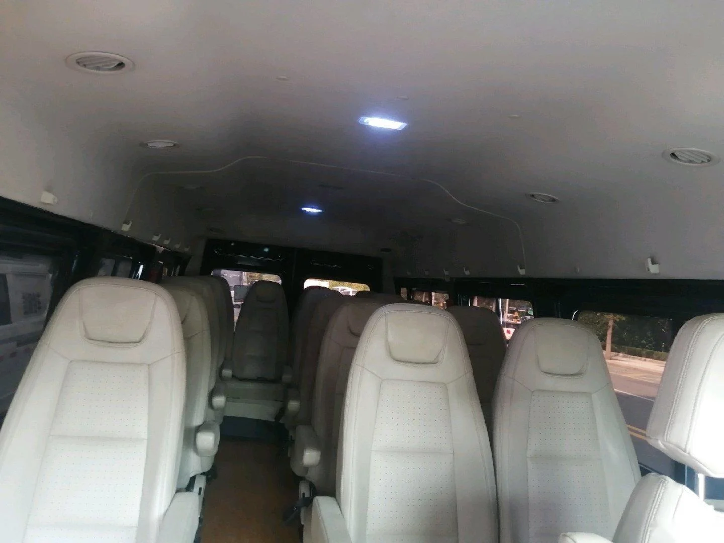 Fo-rd Transit б/у мини-автобус 17 мест евро В 125 кВт дизельный автобус