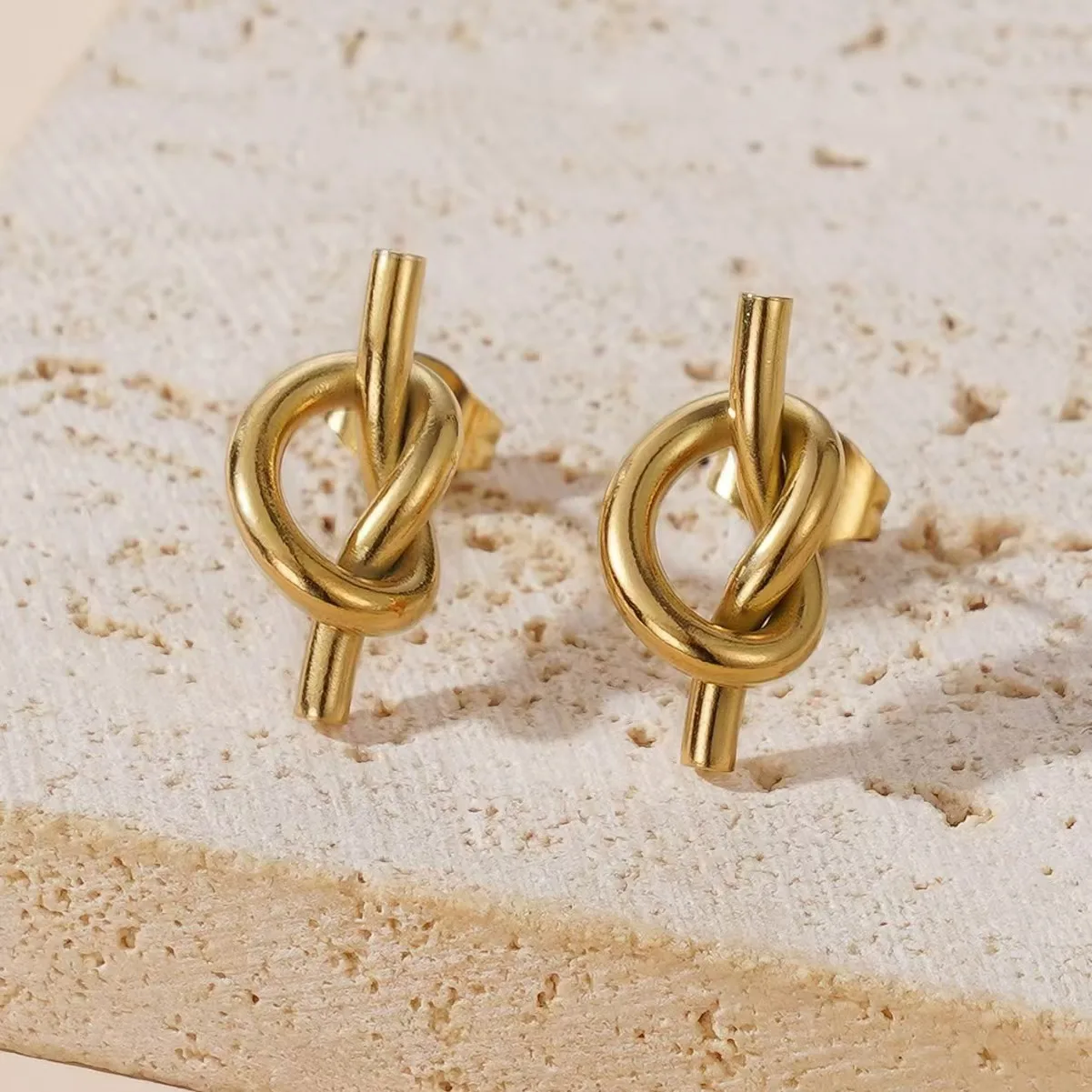 N616 Fashion jewelry necklace wholesale geometric button twisted necklace earrings personality simple light luxury jewelry gifts