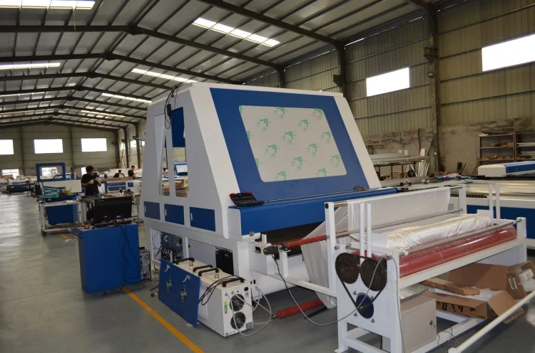 LaserMen LM-1610 Fully enclosed 150w 180w 300w high CCD customizable CO2 fabric cutting machine for cloth leather paper