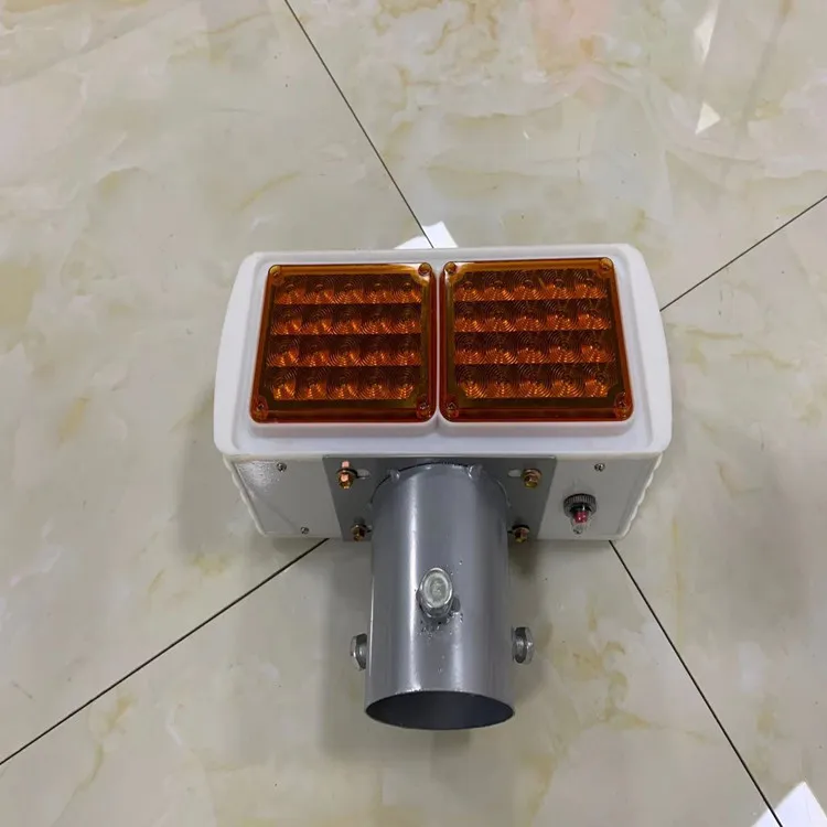 Hot-selling red and blue roadside double-sided flash solar LED warning traffic lights