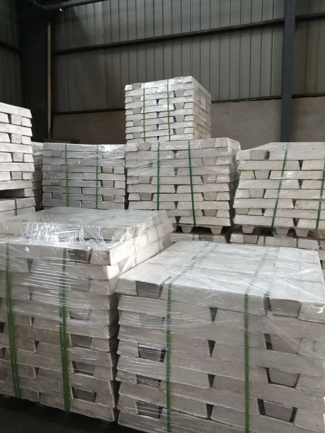 Magnesium Ingots and Mg End Pieces Mg Ingot 99.9%, 99.95% Price