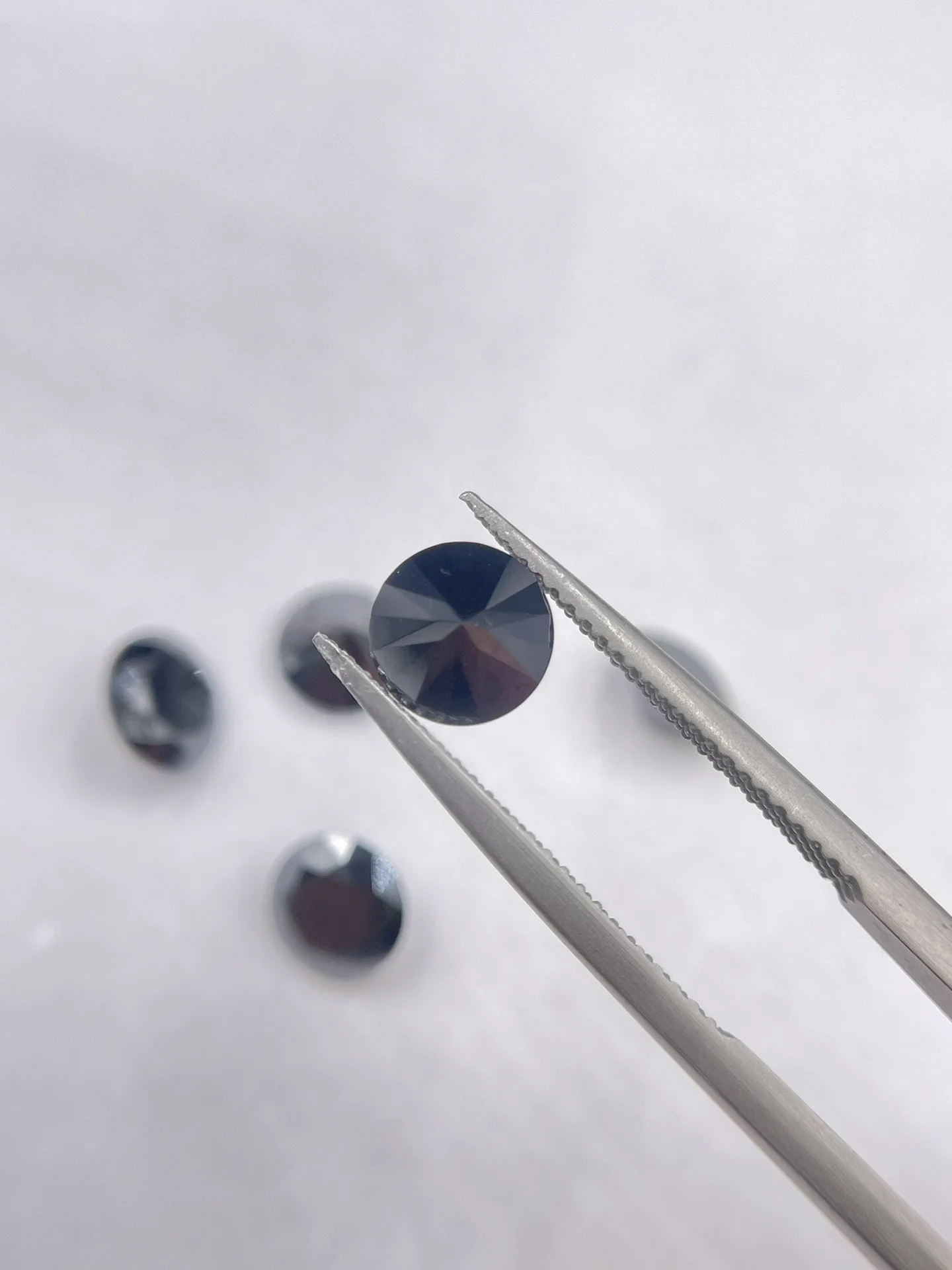 Wholesale Price 0.3-5ct Natural Black Color Loose Moissanite Diamond 4-11mm Black Round Cut Moissanite