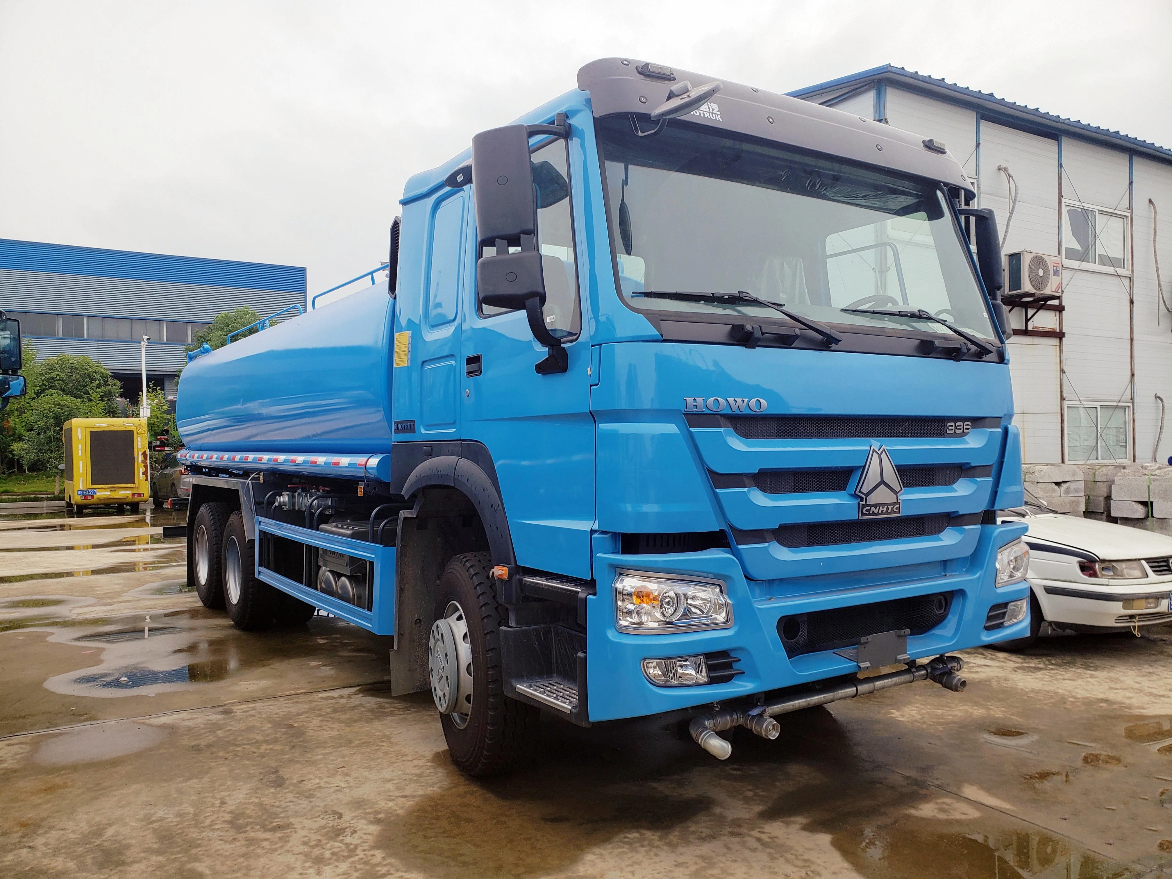 Sinotruck Water Tanker 6x4 10 Tires 20000L 15000L Howo Tanker Truck Dump Truck Used Cars