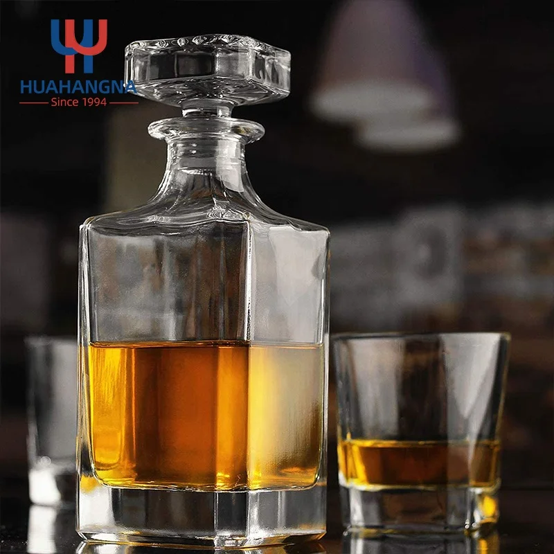 26oz Lead-Free Crystal Glass Square Plain Whiskey Bottle Decanter for Wine Bourbon Brandy Liquor Juice