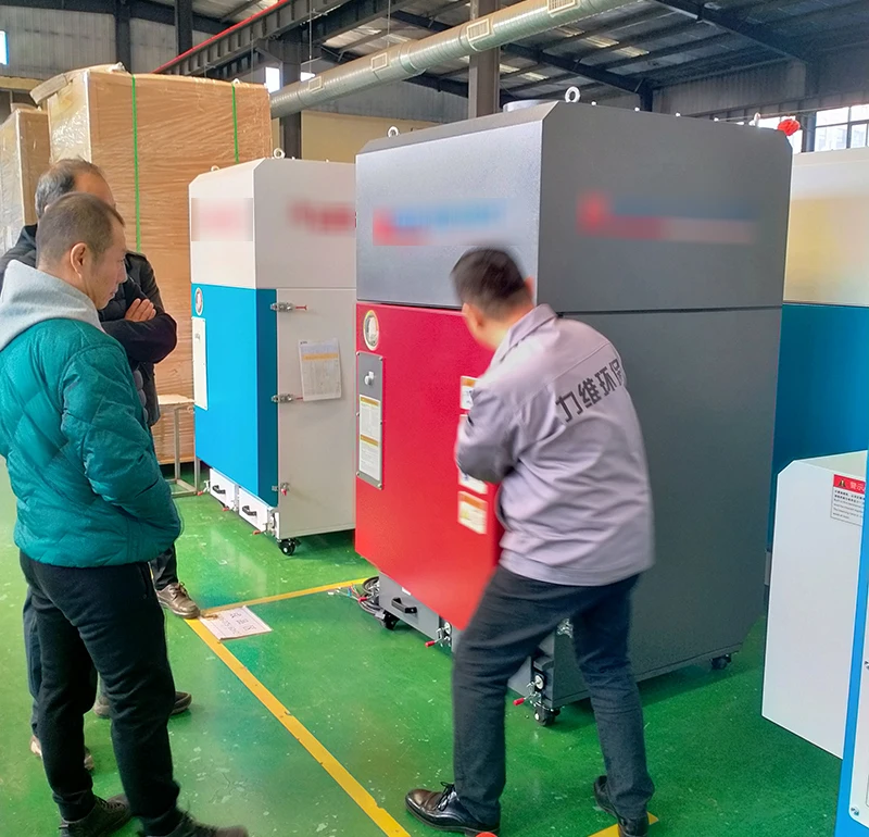 Industrial movable smoke extractor for laser with offline automatic blow back cleaning system