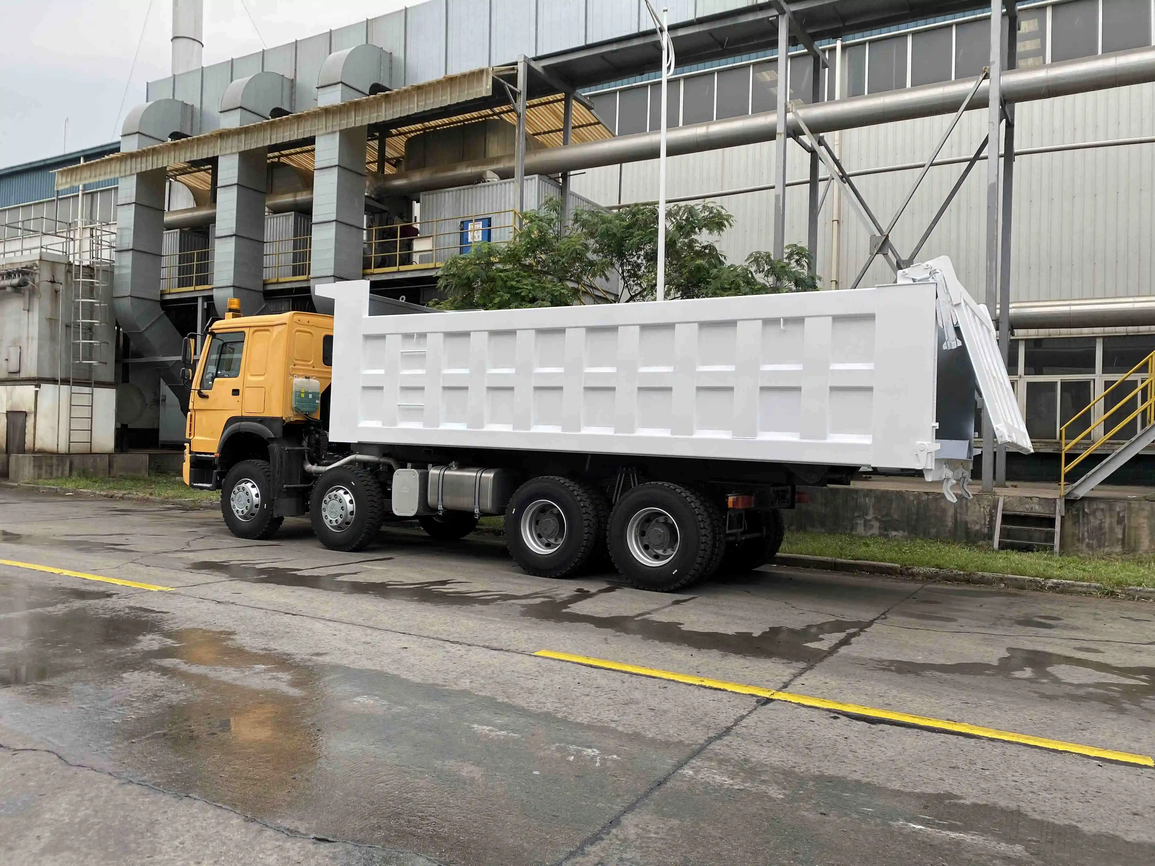 HOWO 2023 Year 400 HP New Model RHD/LHD 10 Wheels and 12 Wheel Dump Truck for Sale