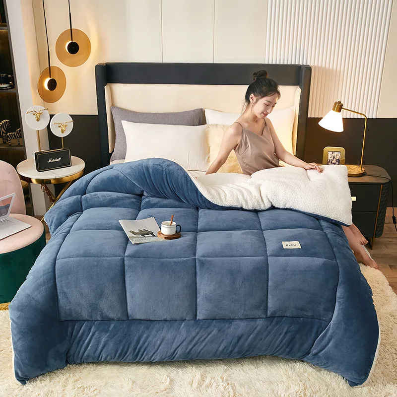 Wholesale cheap custom modern high quality everyone love cotton thick camping quilt down