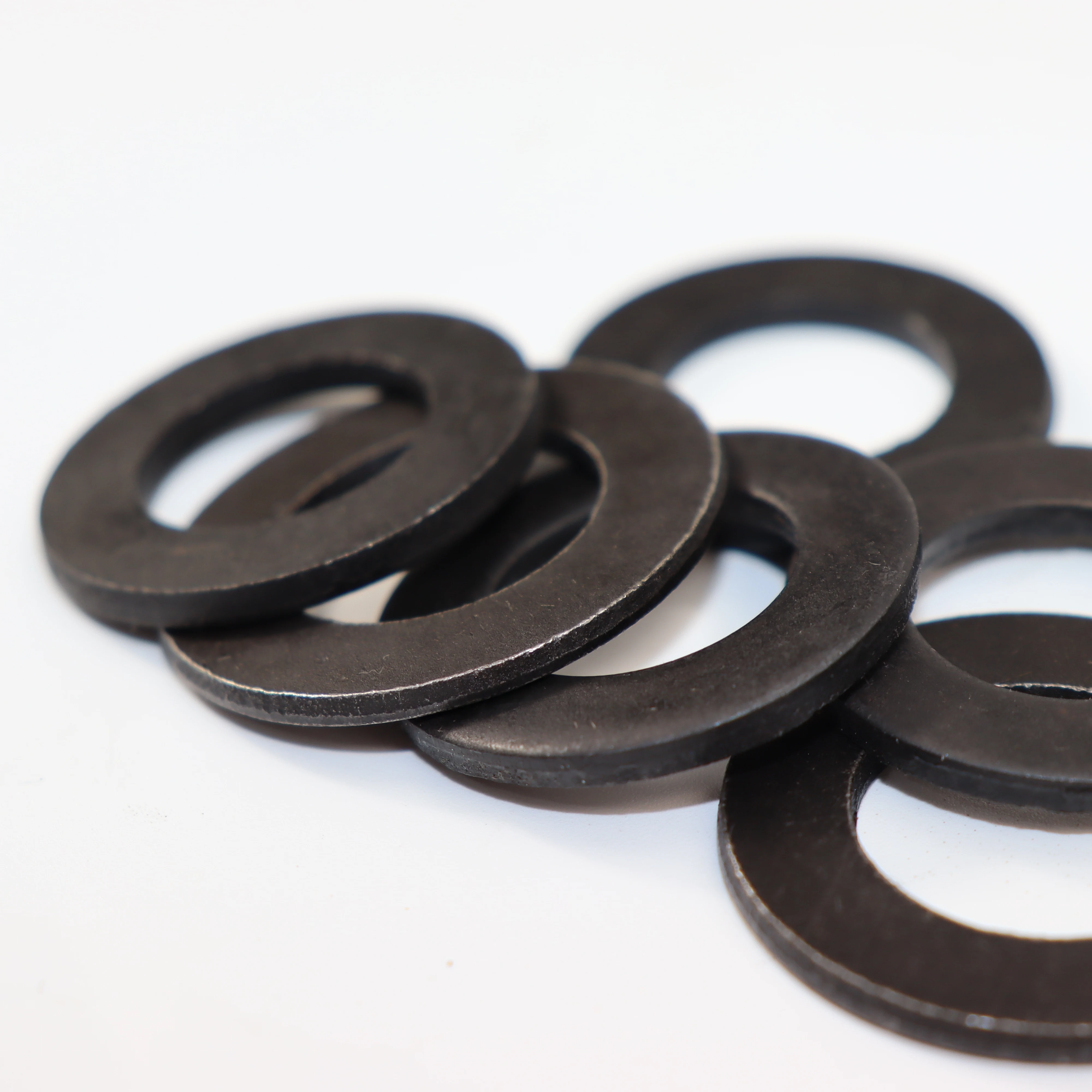 Hot selling grade 4.8 oxidized black washers flat plain washer for industry