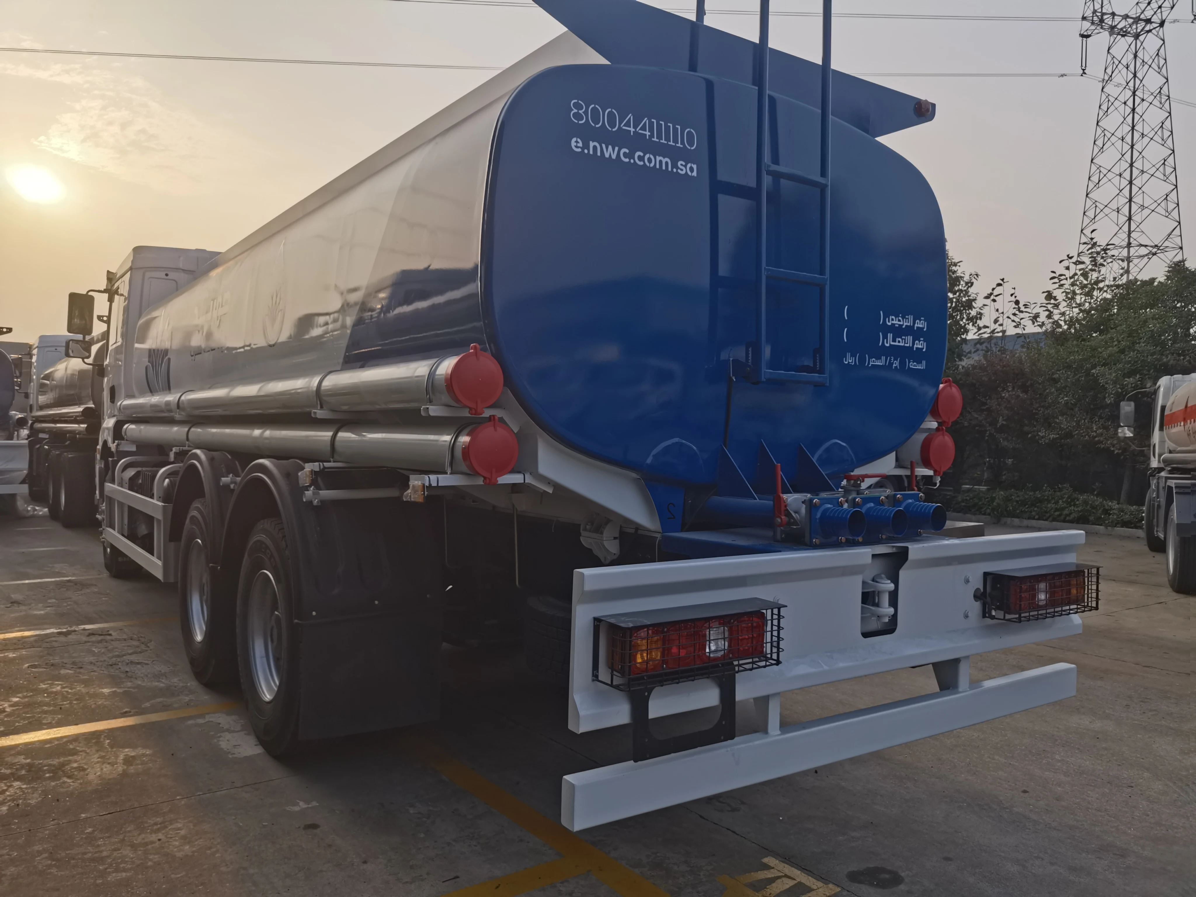 2024 High Quality 20000L Shacman 6*4 Transport Water Tanker Truck 340HP Truck For Sale