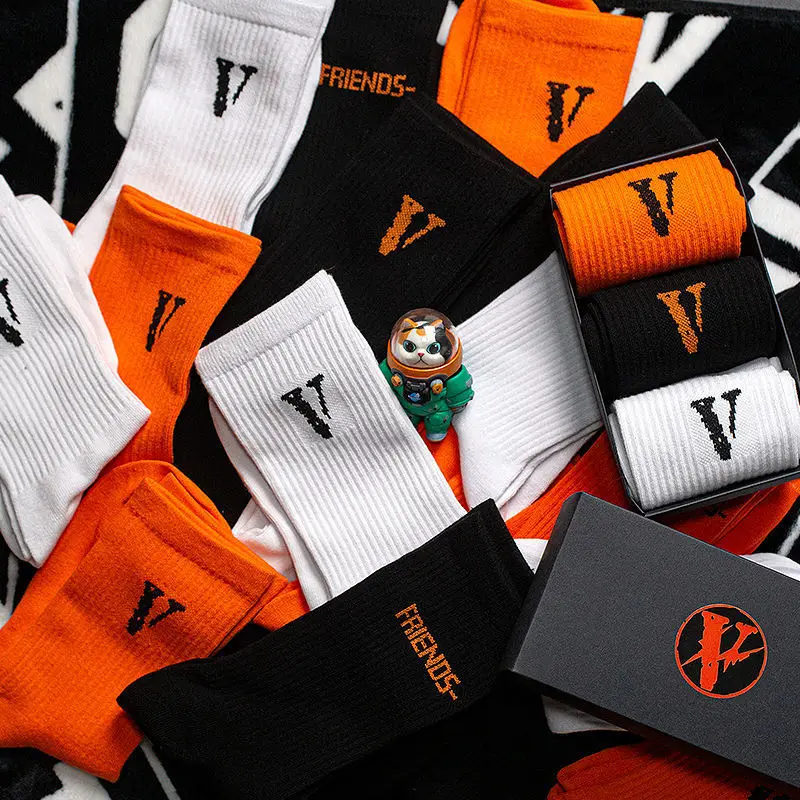 Wholesales 3 Pairs Fashion Socks with Box Set Ribbed 500 350 Socks in Paper Box Custom logo