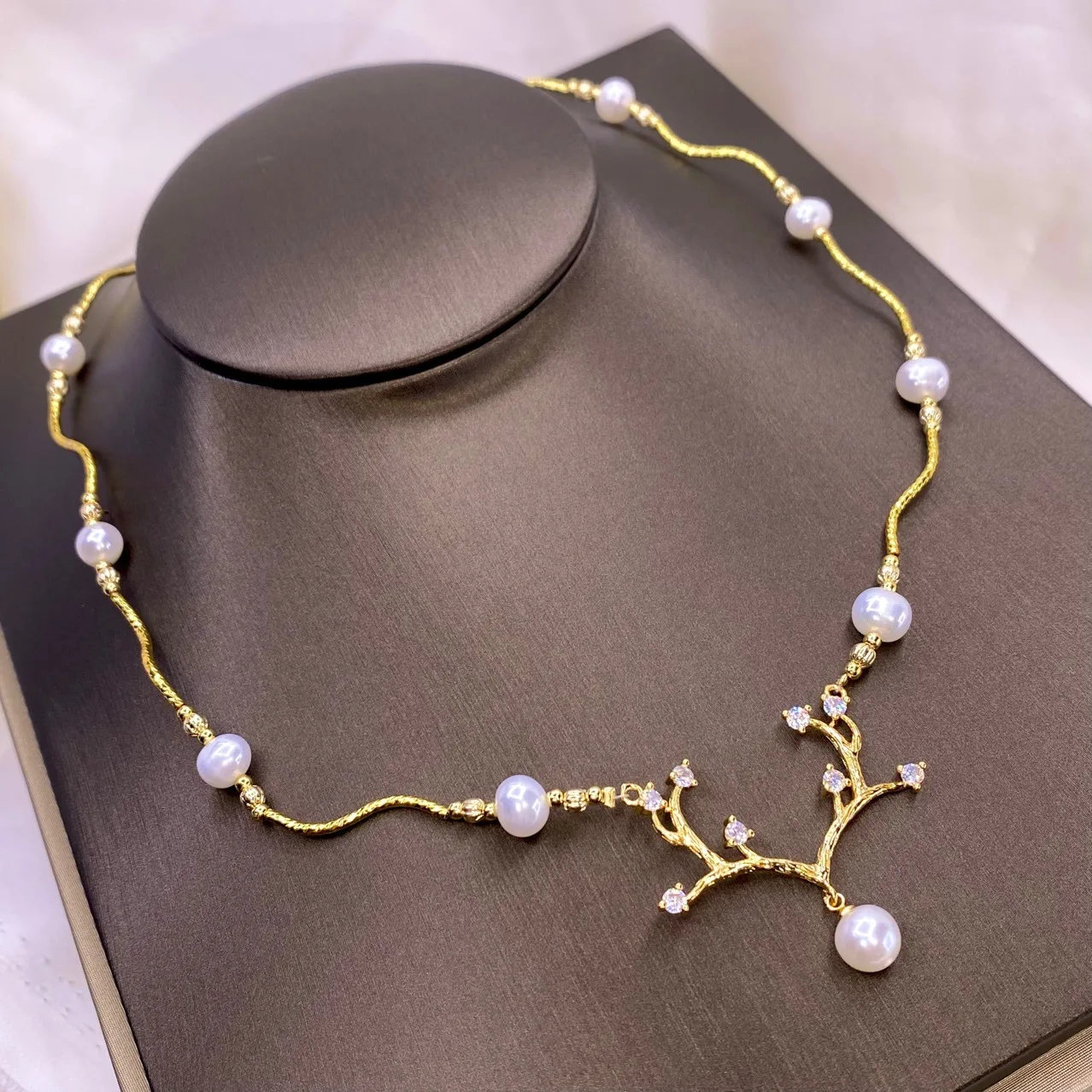 18K Gold Plated Handmade Perfect Natural Freshwater Pearl Bead Necklace Branch Shape Round Pearl Necklace for Women