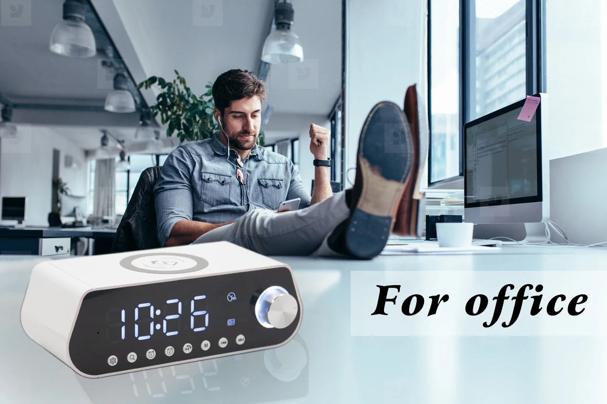 New Modern Smart Best Wireless Charging LED Alarm Table Clock 15W 3 in 1 Wireless Charger