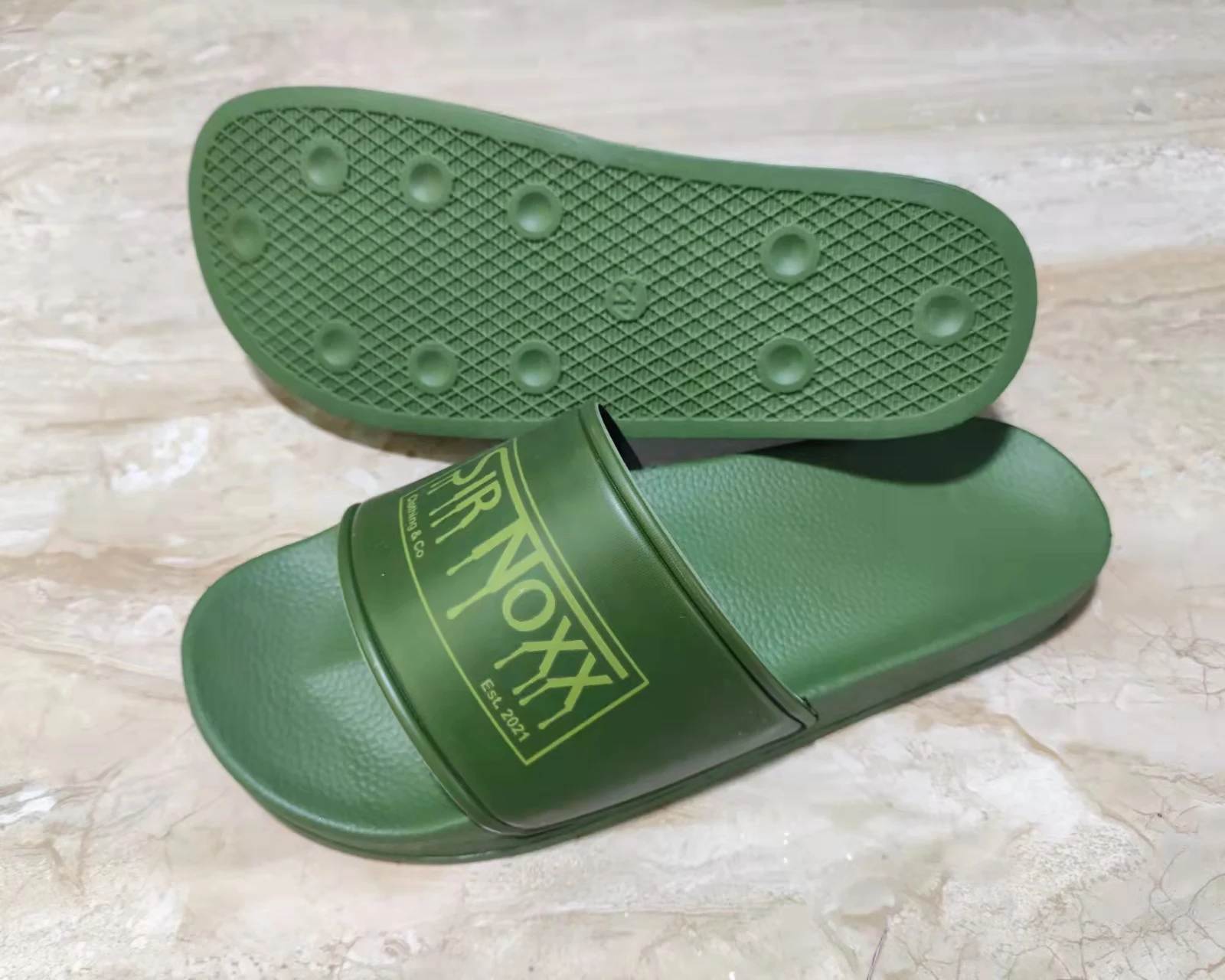 HN1003  Sell like hot cakes Summer Open Toe Cool Slidea Soft Sole Non-slip Outdoor Bath Slippers