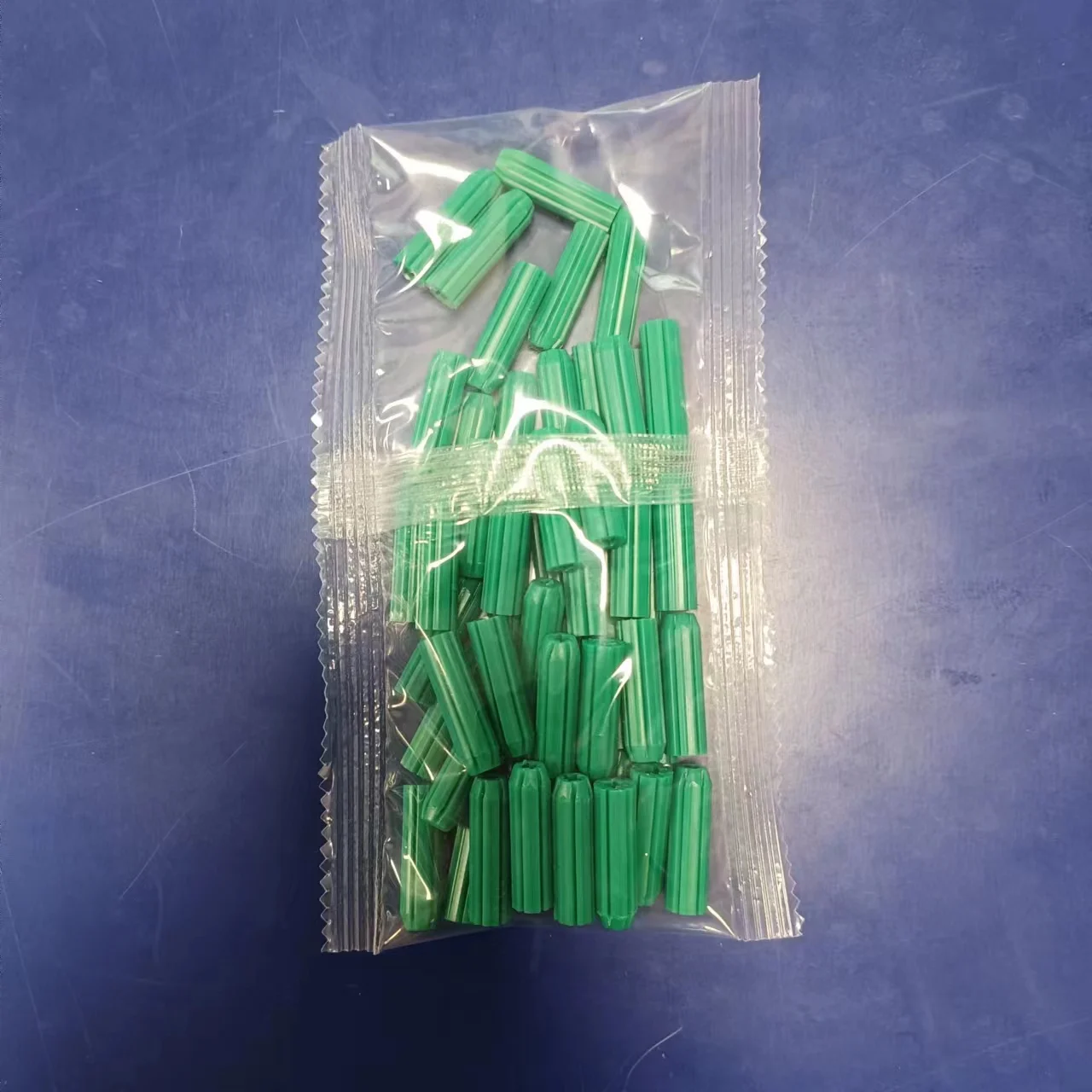 new product ideas 2024 plastic anchors plastic wall plug with fixing nail dowel plastic