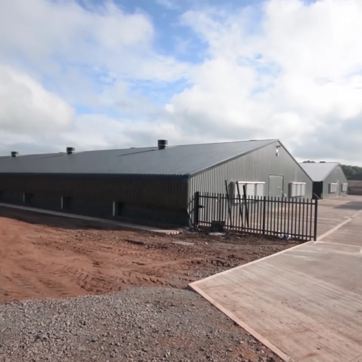 China factory high quality prefabricated poultry house building warehouse chicken house light steel structure