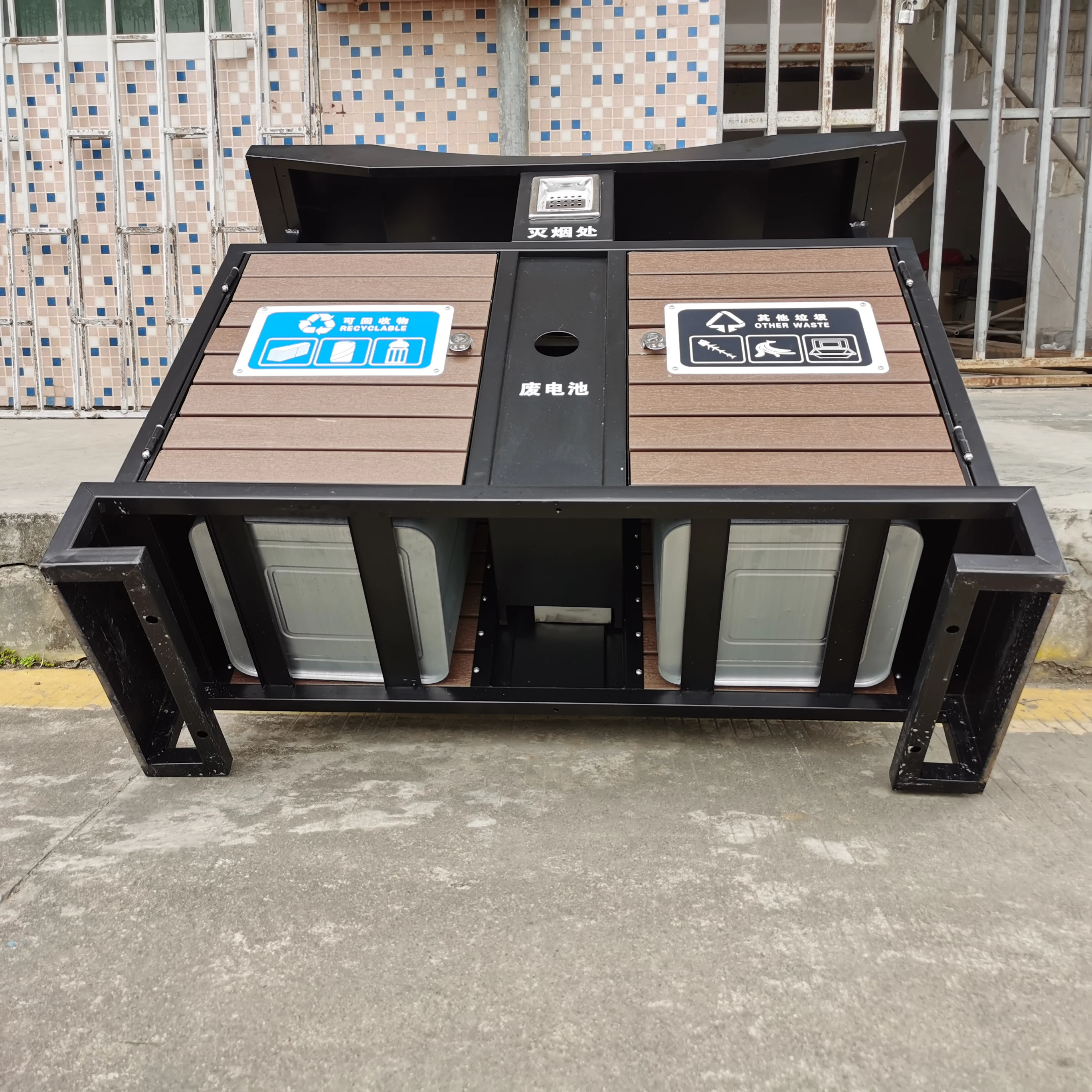 Hot selling outdoor parks streets metal trash cans stainless steel outdoor double open garbage collection containers