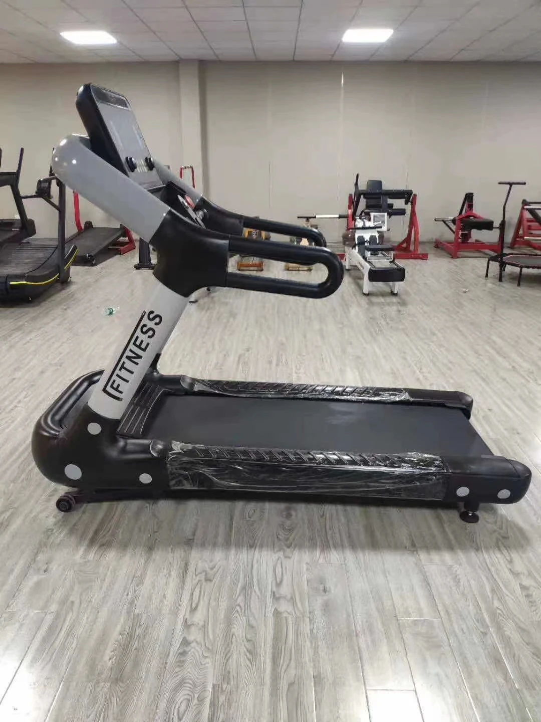 Gym Equipment Running Motorized Treadmill Machine Fitness Equipment Commercial Treadmill