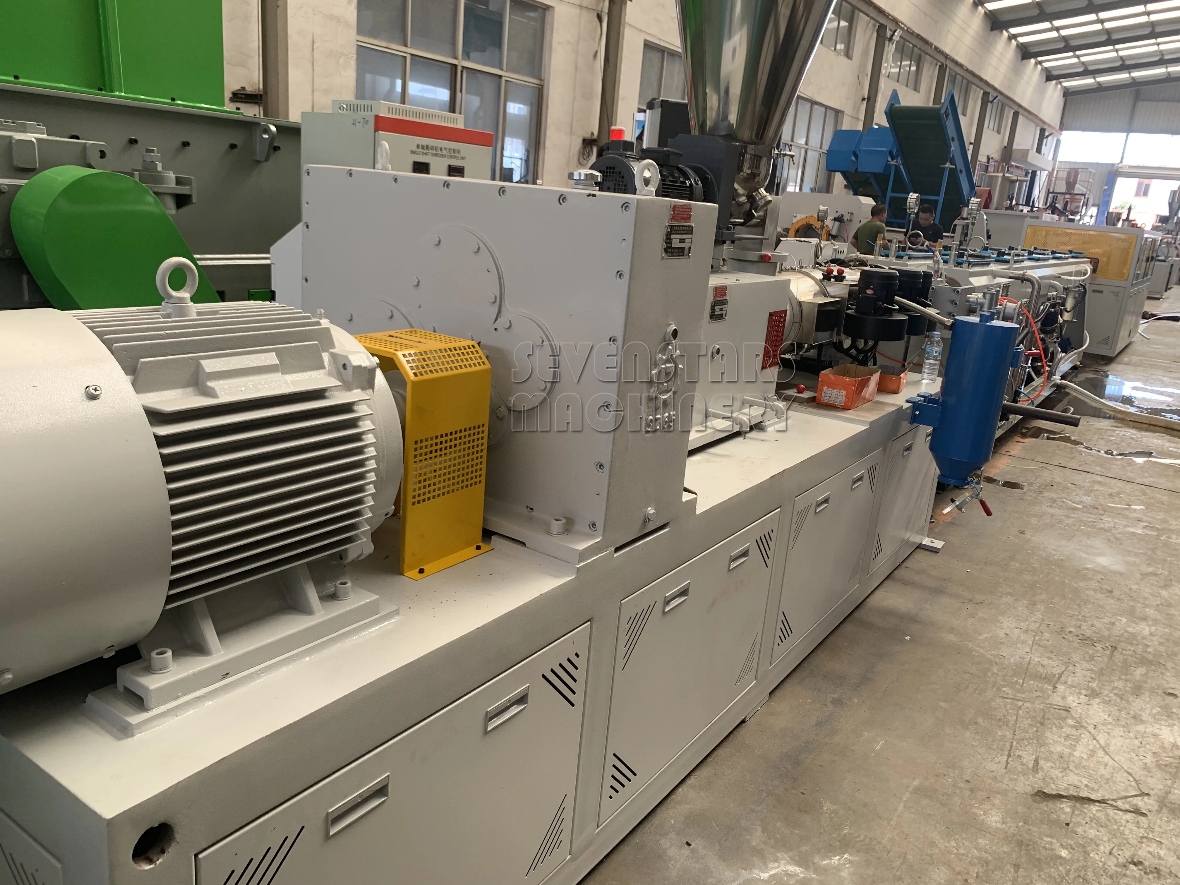 Машина для изготовления ПВХ электрических труб/Экструзионная линия с двойной трубой