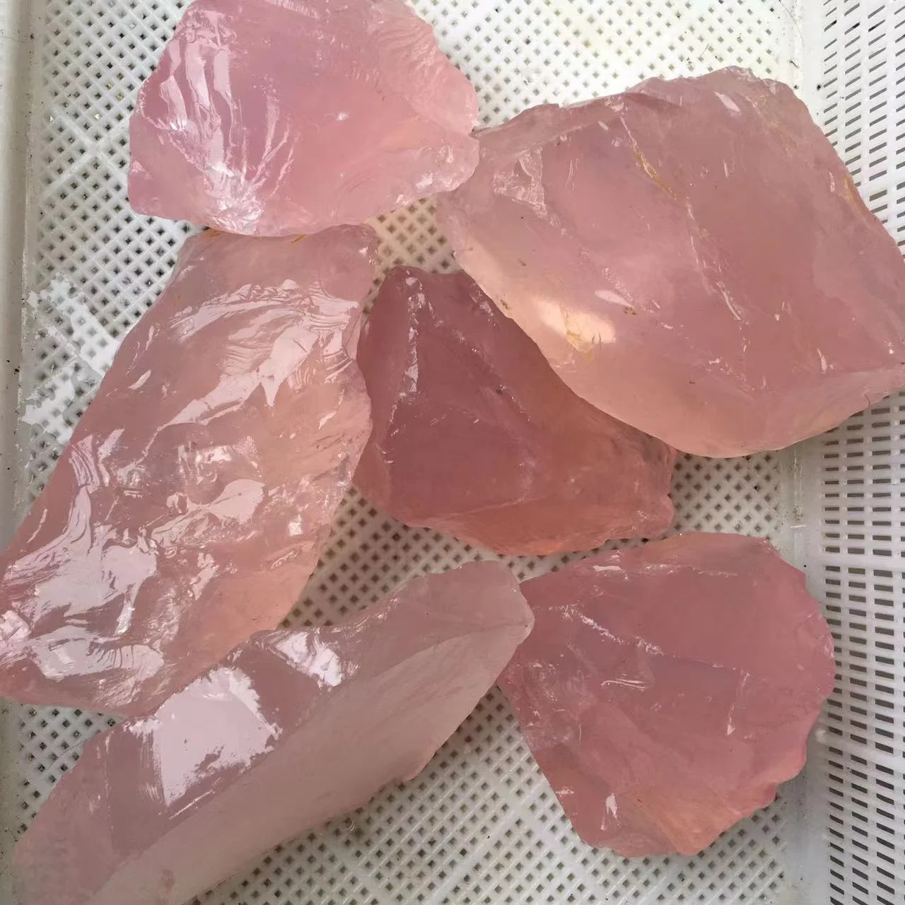 Wholesale natural high quality crystal rough rose powder quartz raw stone crystal stone price
