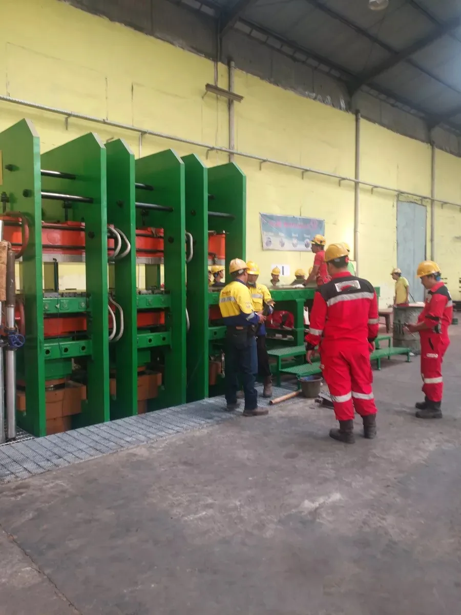 Manufacturer Well Made Factory Direct Sales Rubber Vulcanizing Press Machine Rubber Hydraulic Press