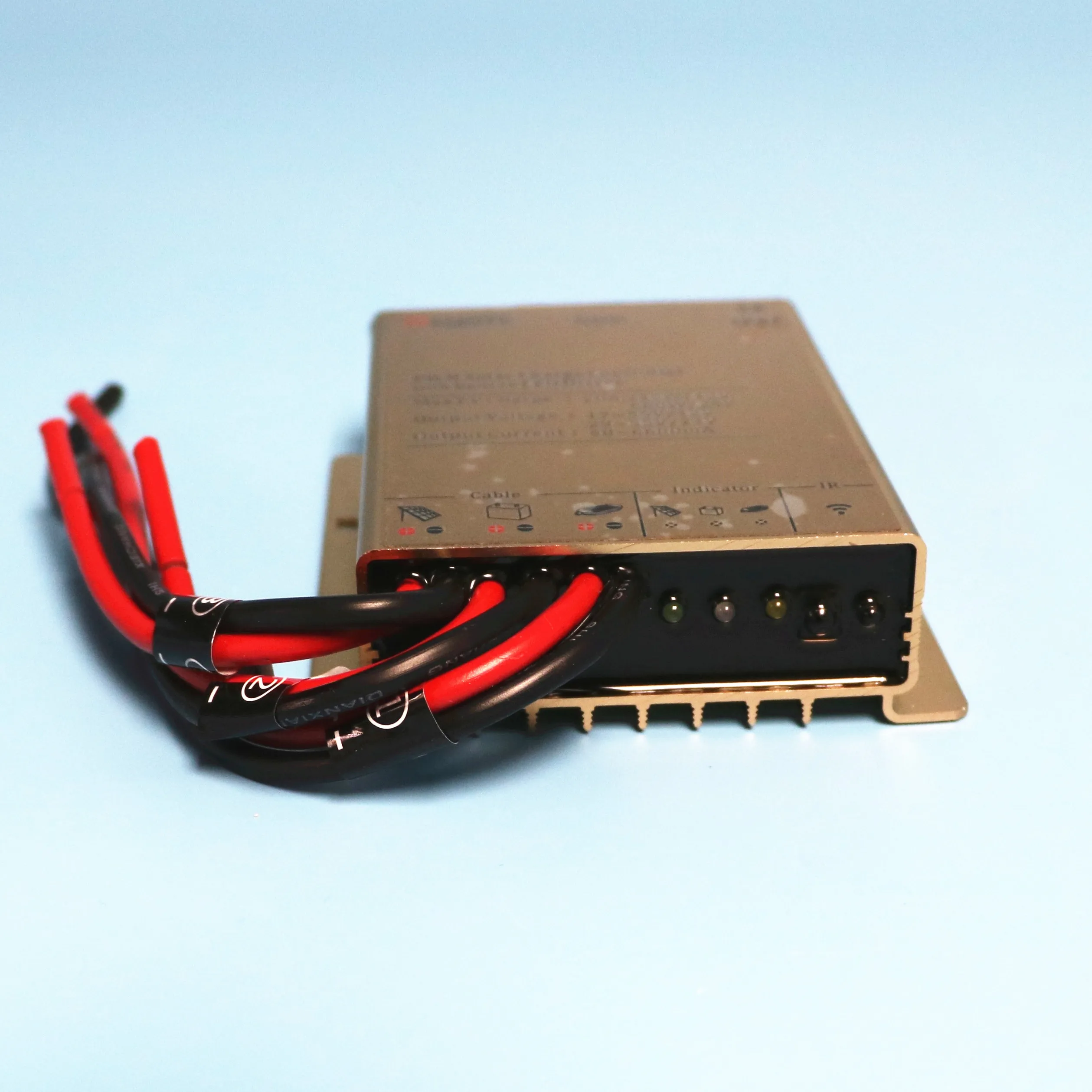 
auto intelligent manual MPPT wireless waterproof lithium solar charger controller for led street light 